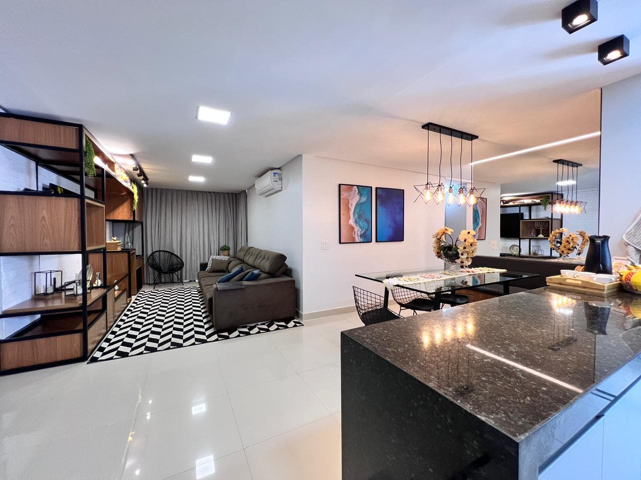 Apartamento 1 suíte semimobilliado à venda no Residencial Araujoville em frente ao AnaShopping