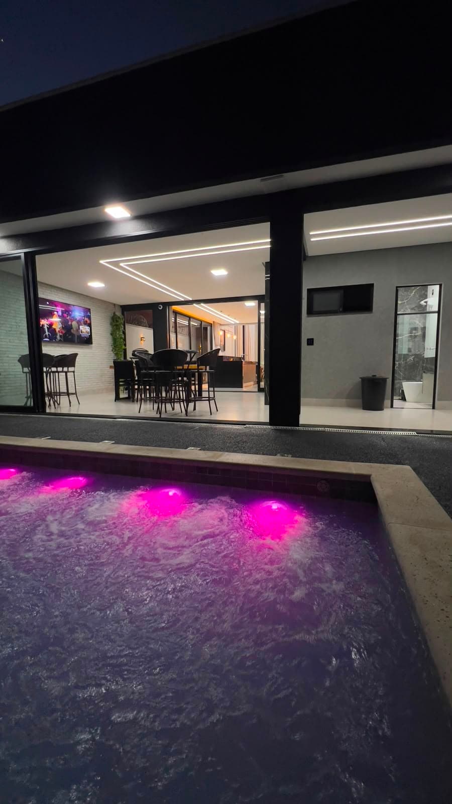 Casa à venda com 2 suítes no Residencial Havaí