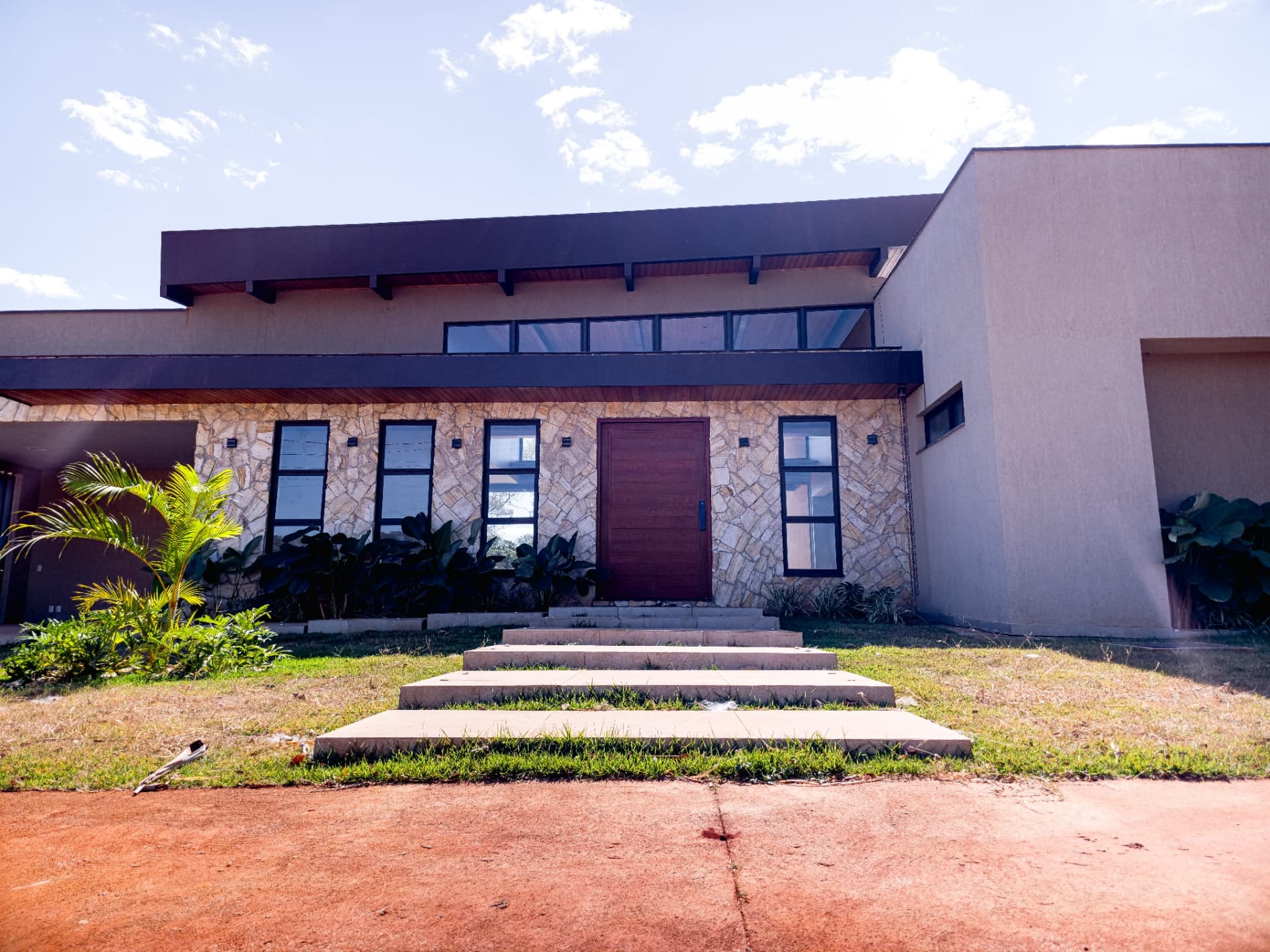 CASA TÉRREA 3 SUÍTES SANTO ANTÔNIO DE GOIÁS