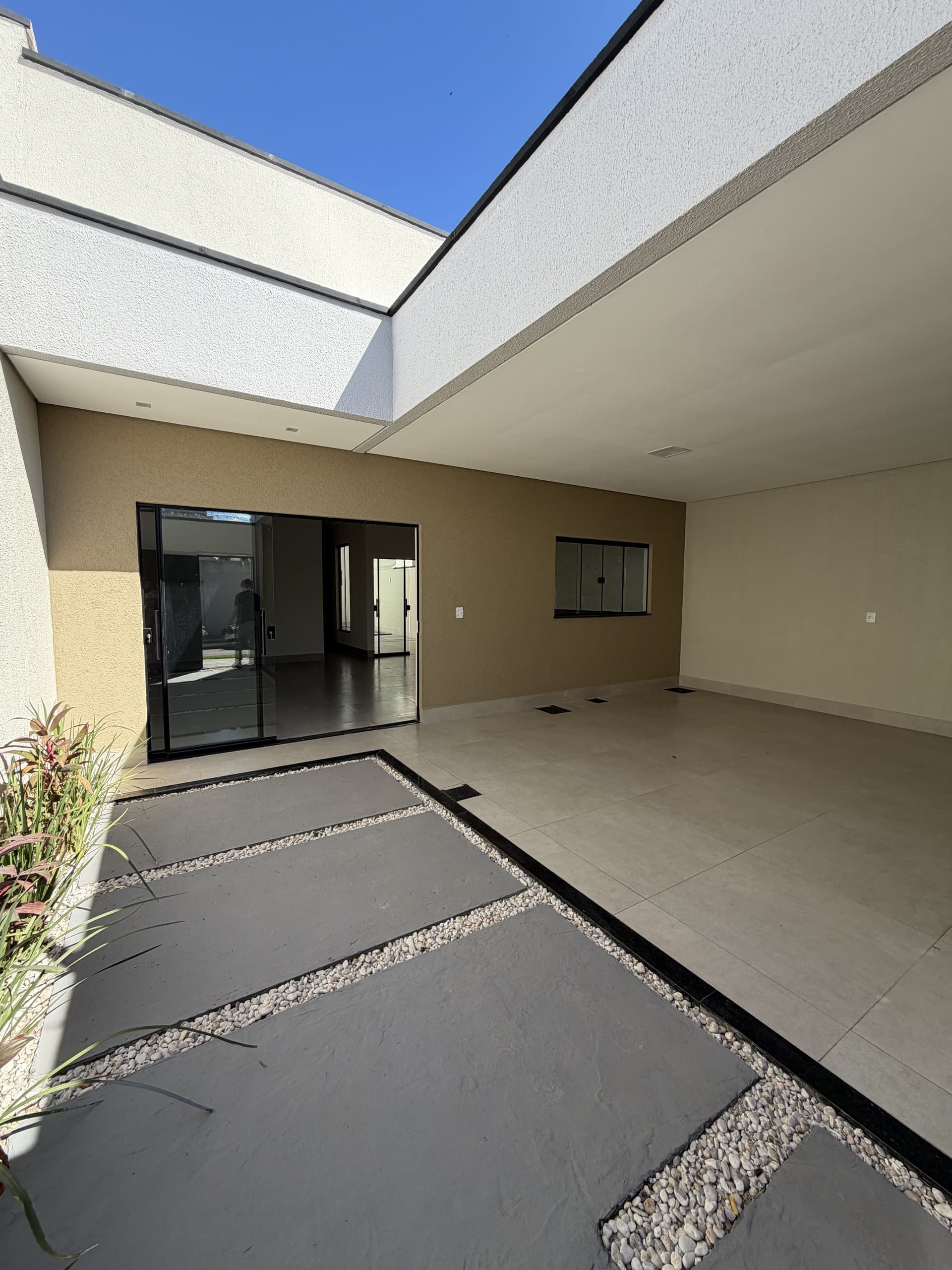CASA 3 QUARTOS BAIRRO DAS INDÚSTRIAS