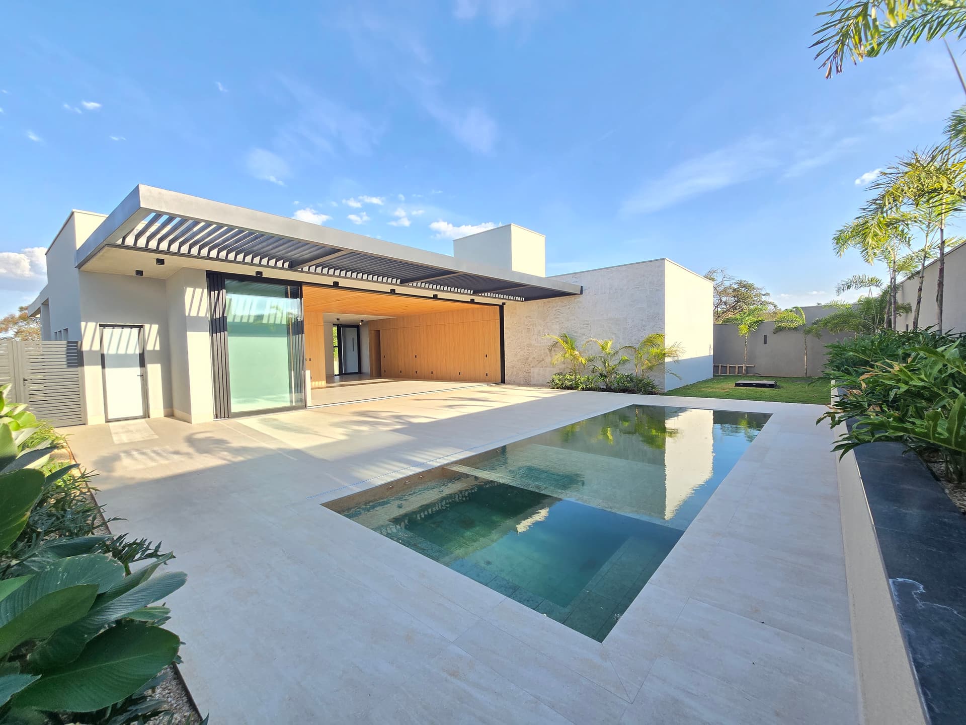Casa com 4 suítes à venda no Plateau D'or Unique