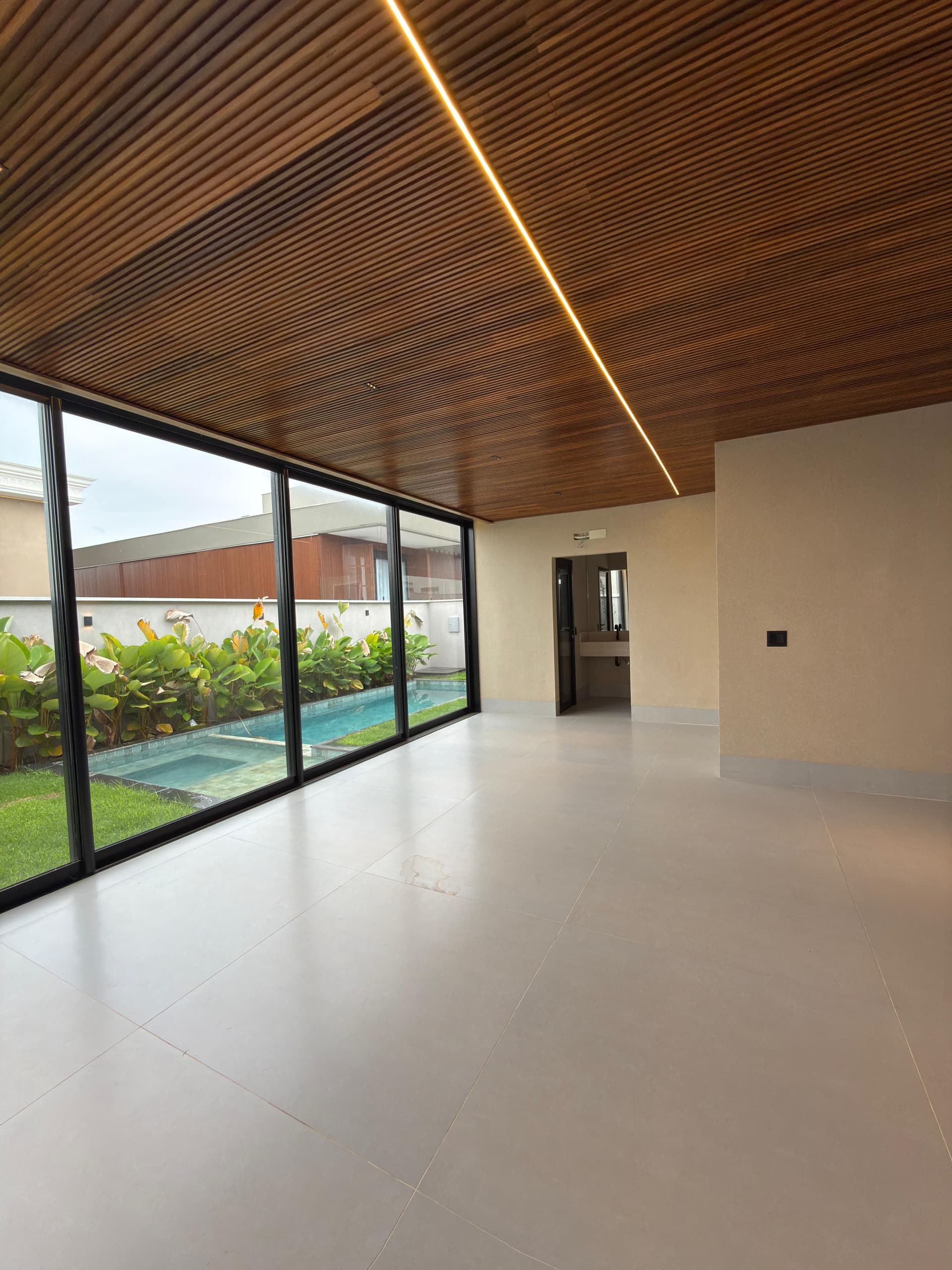 Casa Térrea à venda com 4 suítes no Condominio Jardins Itália