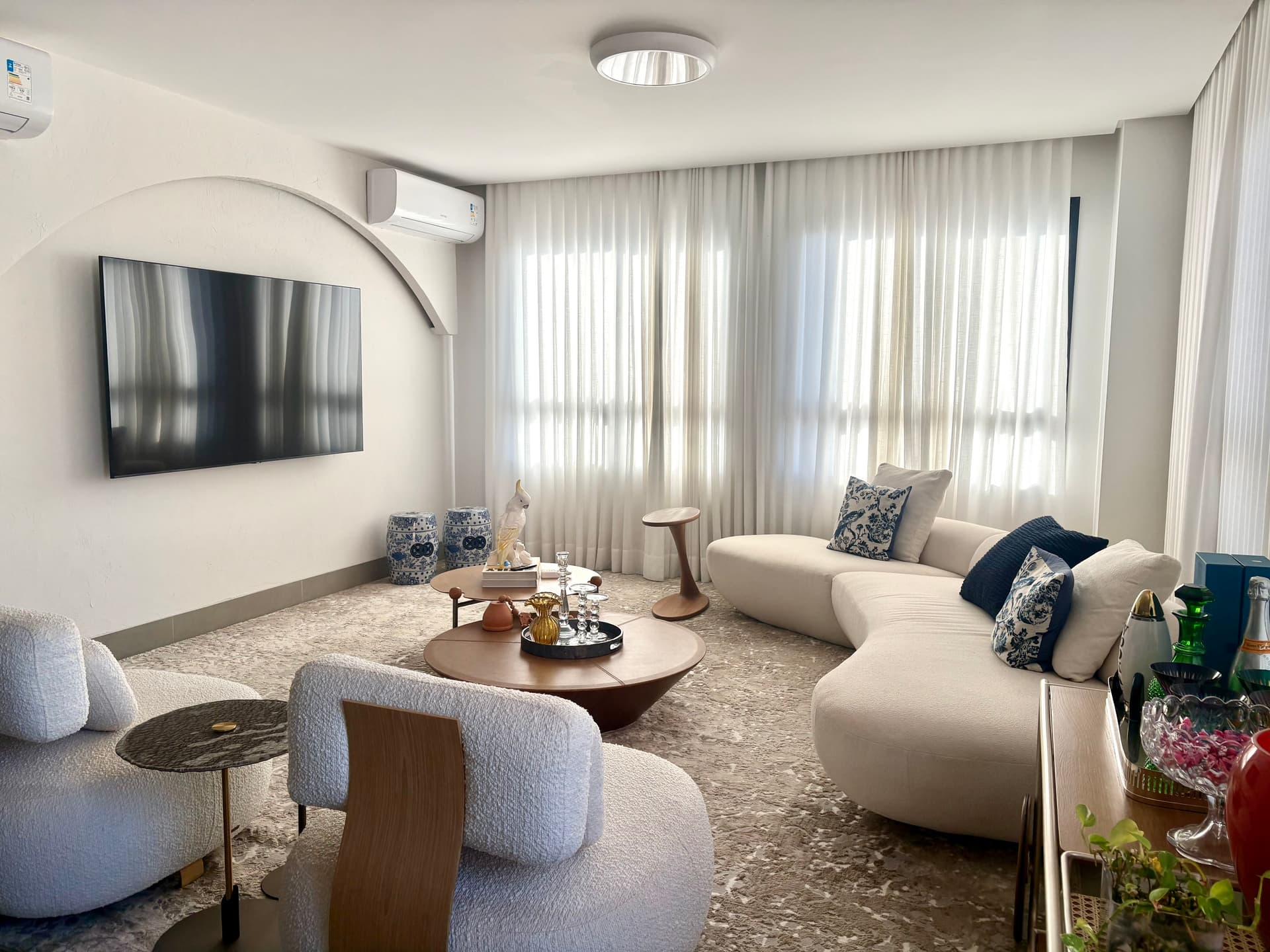 APARTAMENTO 3 SUITES MOBILIADO SETOR BUENO