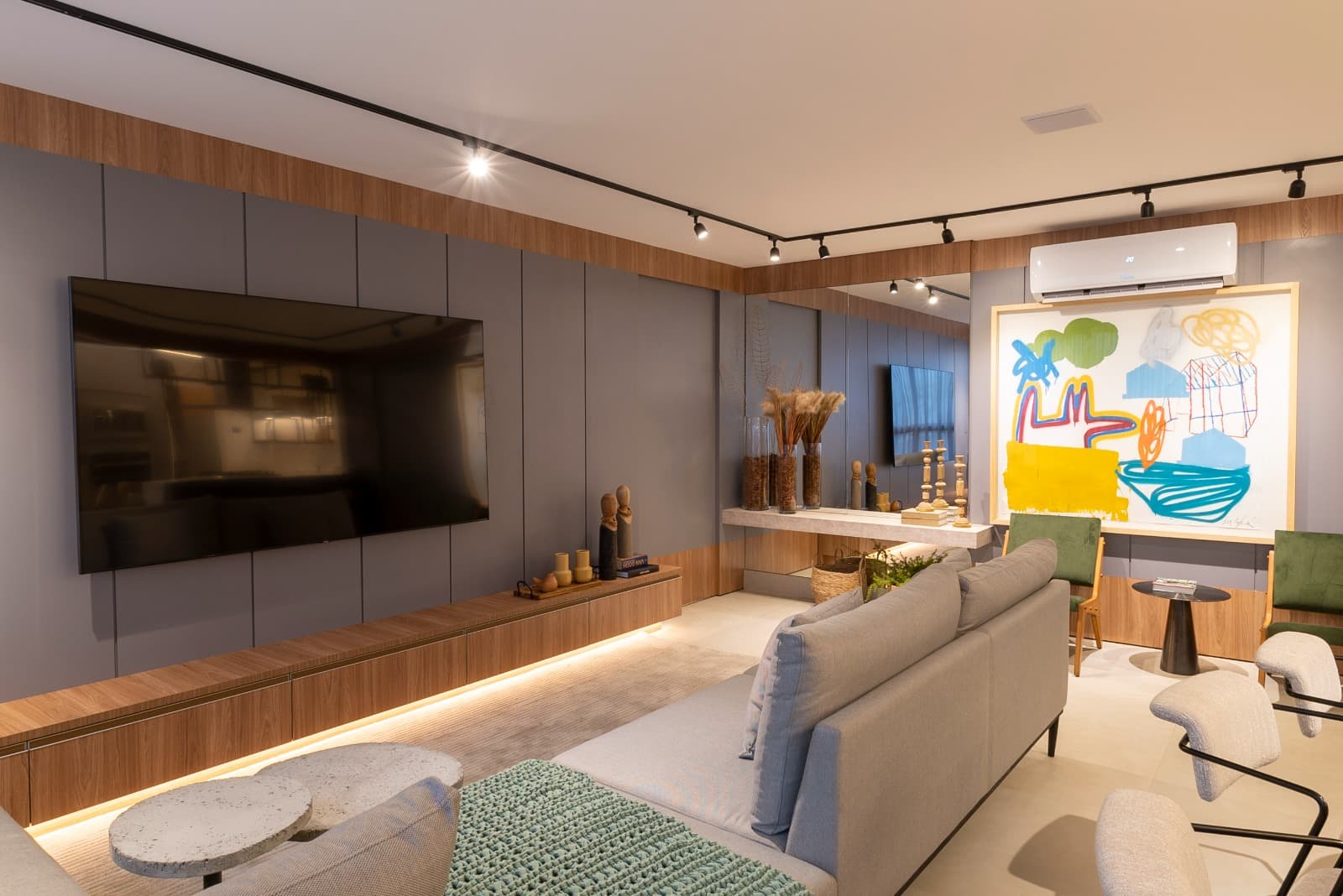 Apartamento com 3 suítes à venda no Setor Oeste