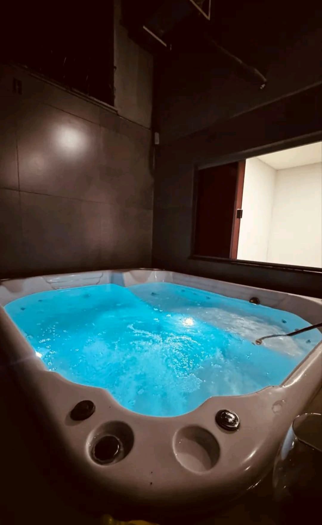 CASA TÉRREA NO SETOR FAIÇALVILLE | 3 QUARTOS (1 SUÍTE) COM JACUZZI