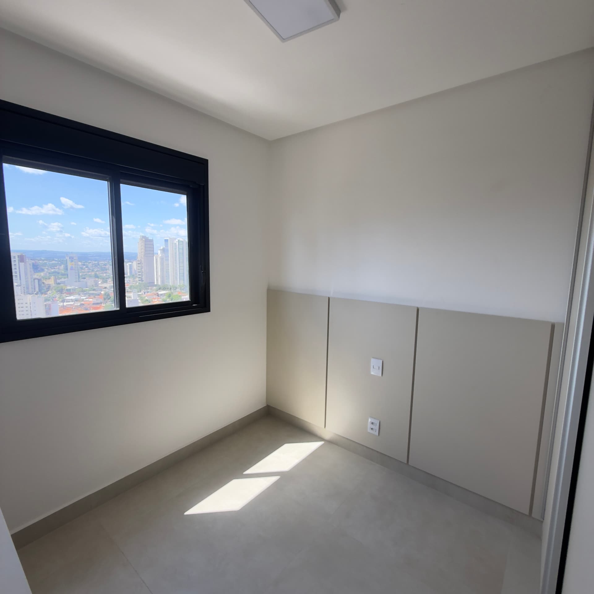 GOLDEN PARK 303