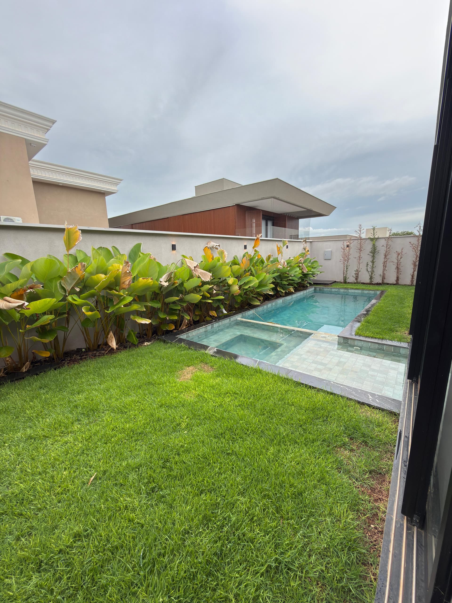 Casa Térrea à venda com 4 suítes no Condominio Jardins Itália