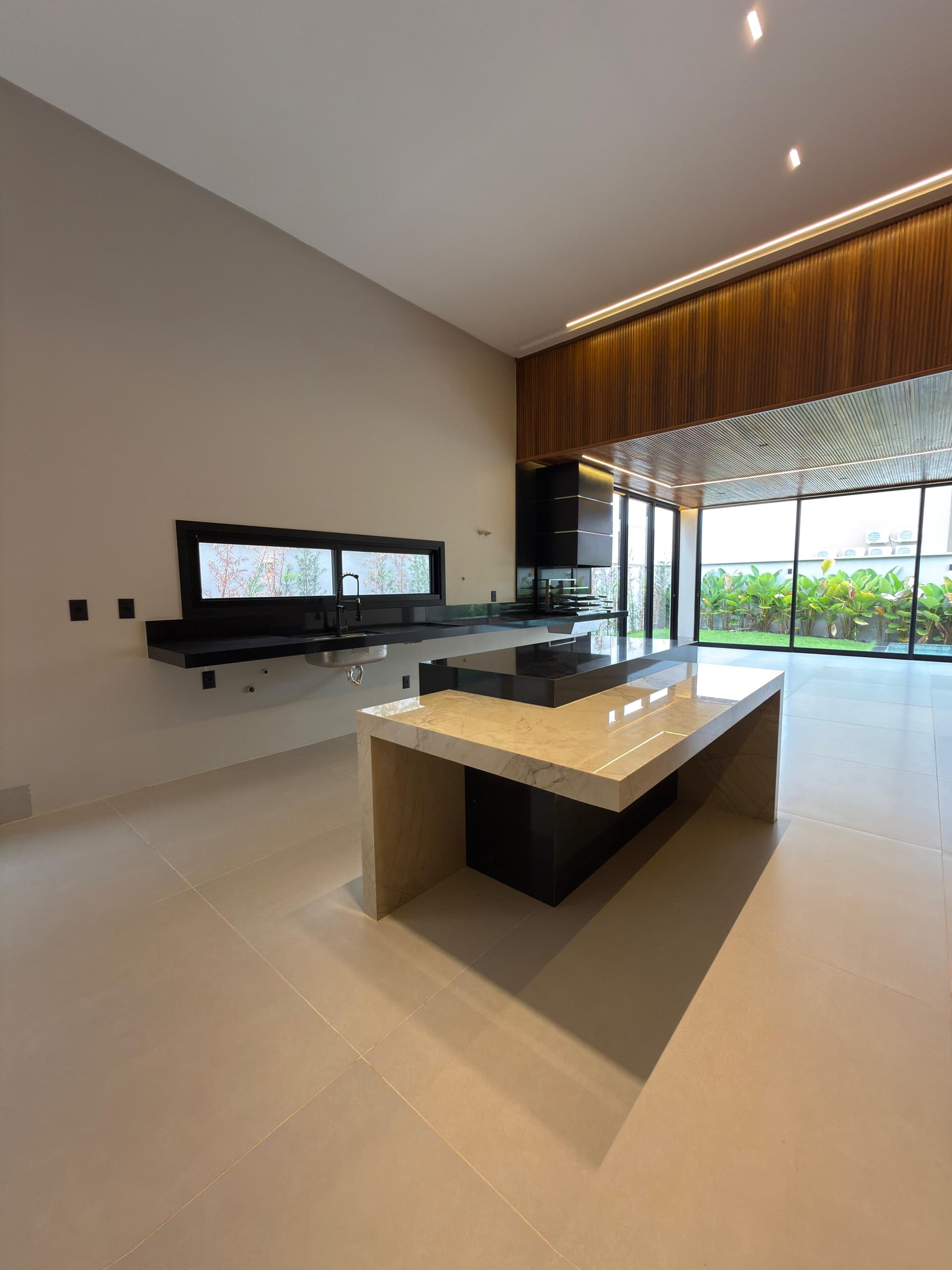 Casa Térrea à venda com 4 suítes no Condominio Jardins Itália