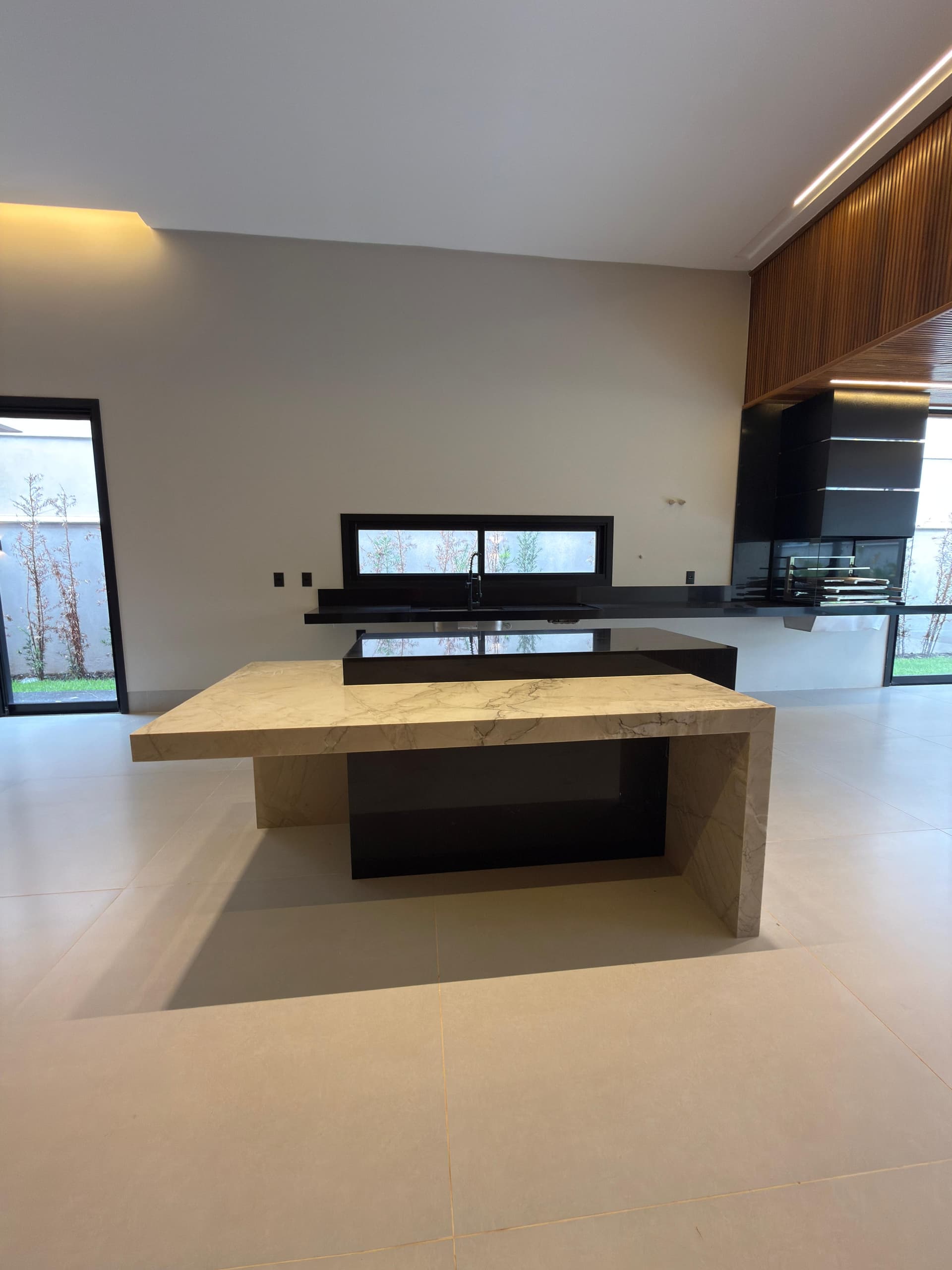 Casa Térrea à venda com 4 suítes no Condominio Jardins Itália