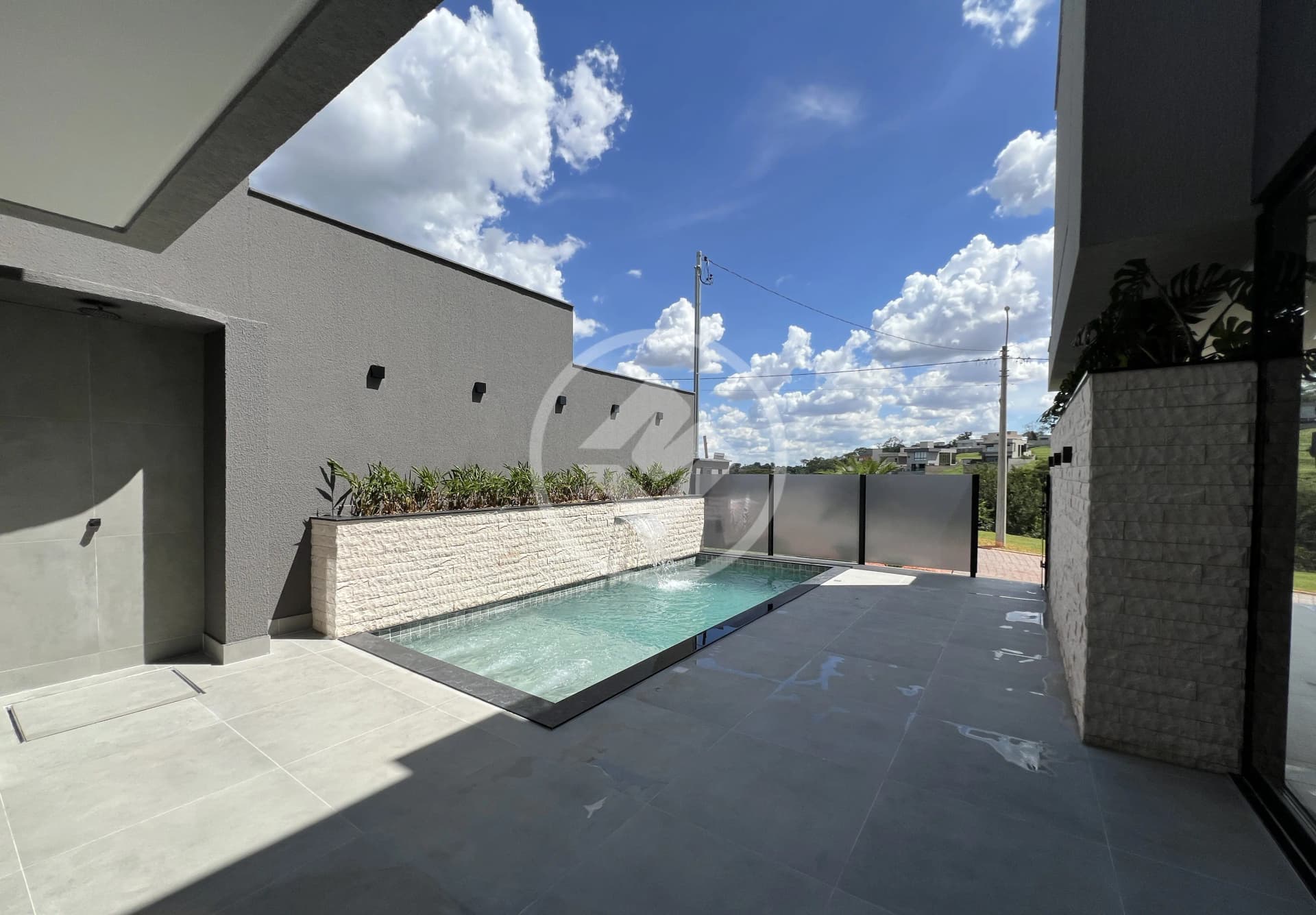 CASA 4 QUARTOS EM SENADOR CANEDO codigo: 114648