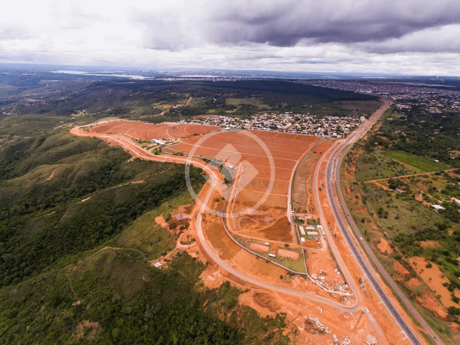 Terreno em Condomínio Jardins Genebra codigo: 51767