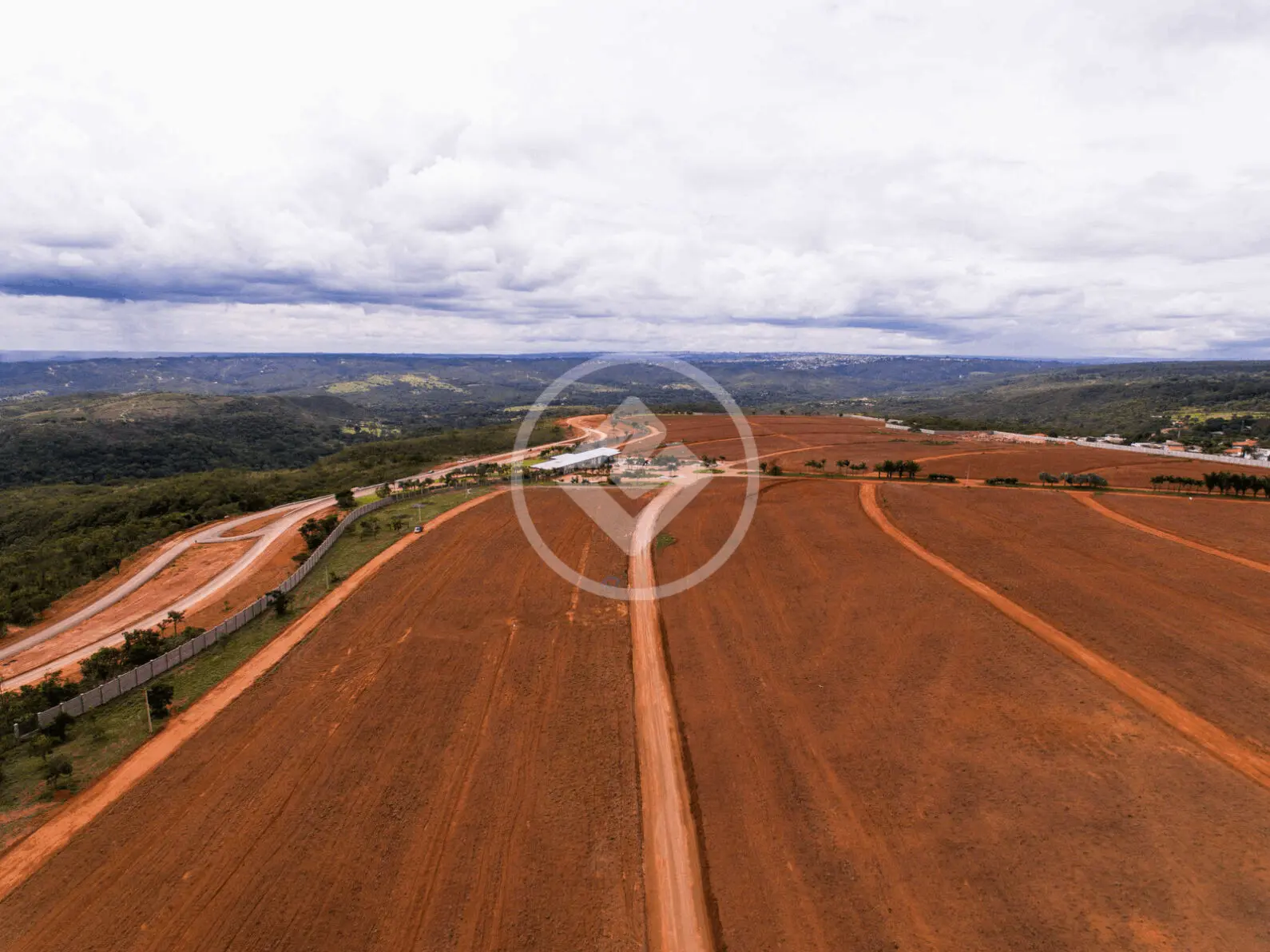 Terreno em Condomínio Jardins Genebra codigo: 51767