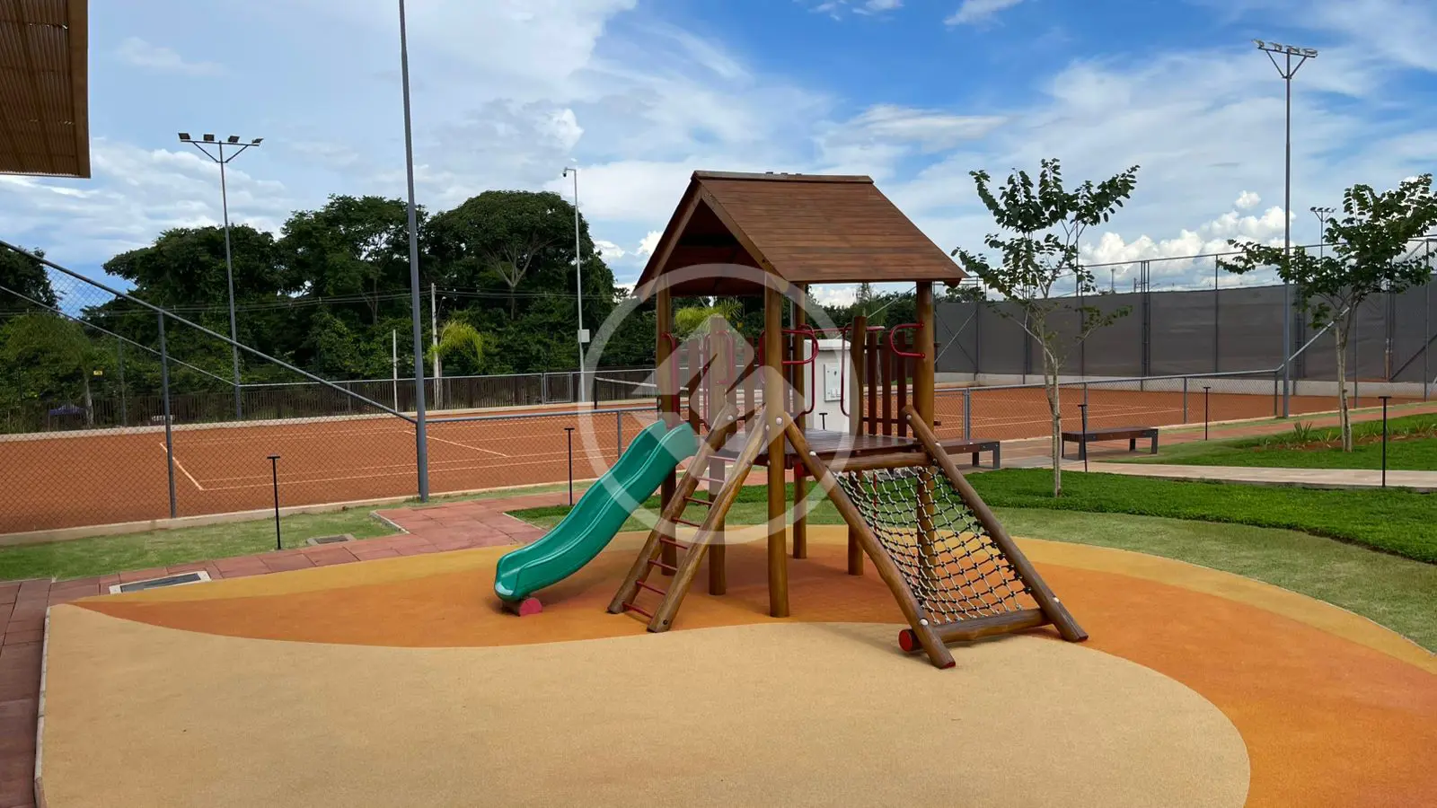 Terreno no Residencial Plateau d'Or Unique codigo: 102410