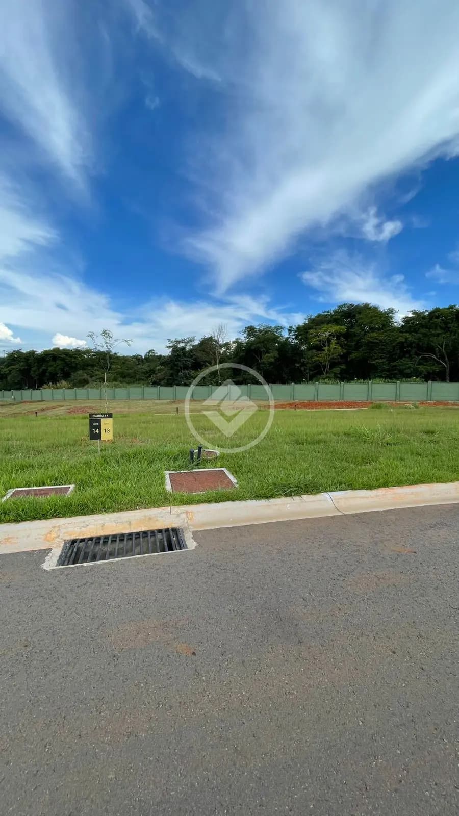 Terreno no Residencial Plateau d'Or Unique codigo: 102410