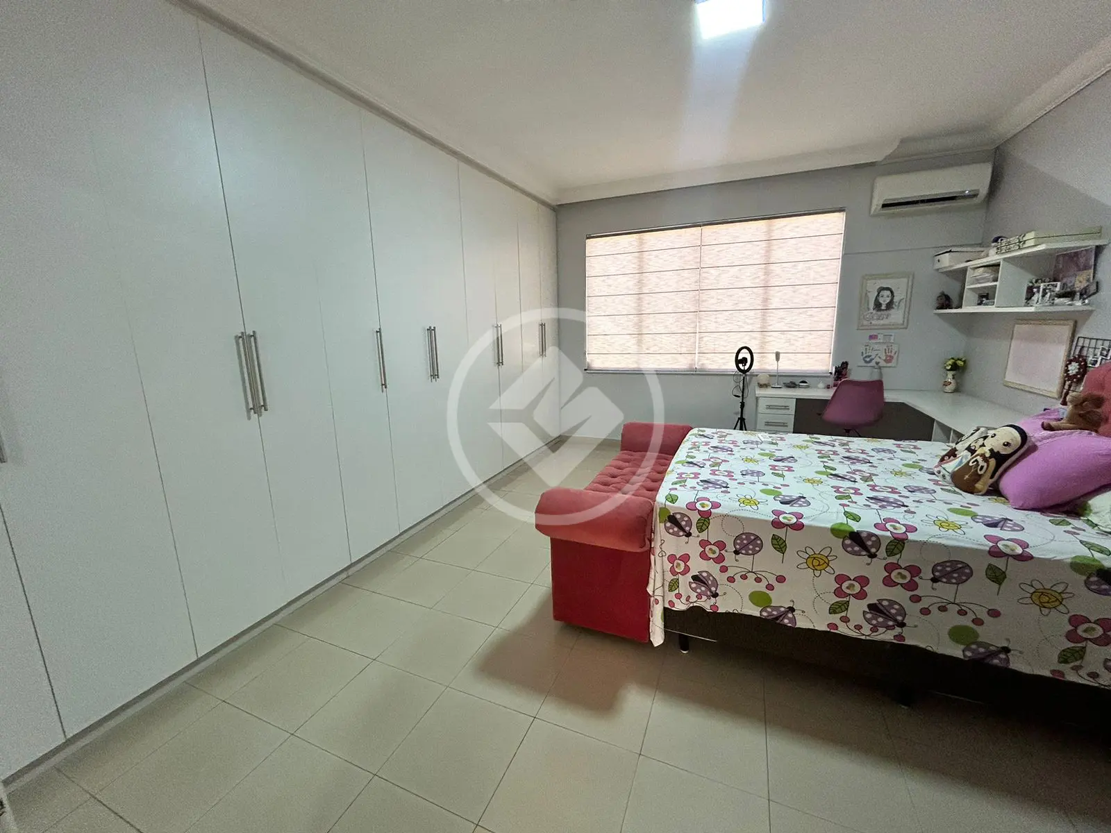 Sobrado à venda no condomínio Granville codigo: 72214