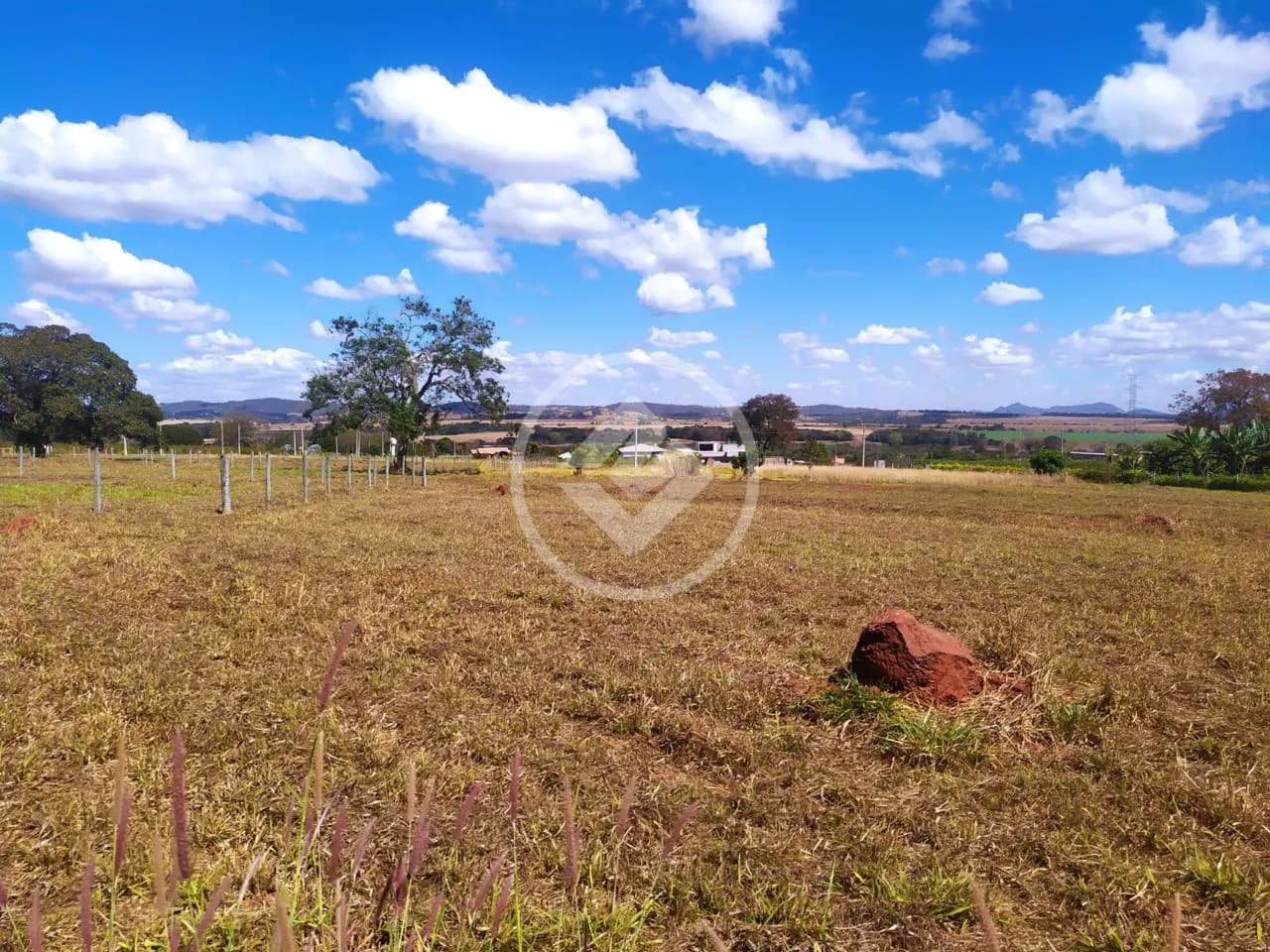 Terrenos, Lotes e Condomínios à venda - Terra Santa Canaã codigo: 108575
