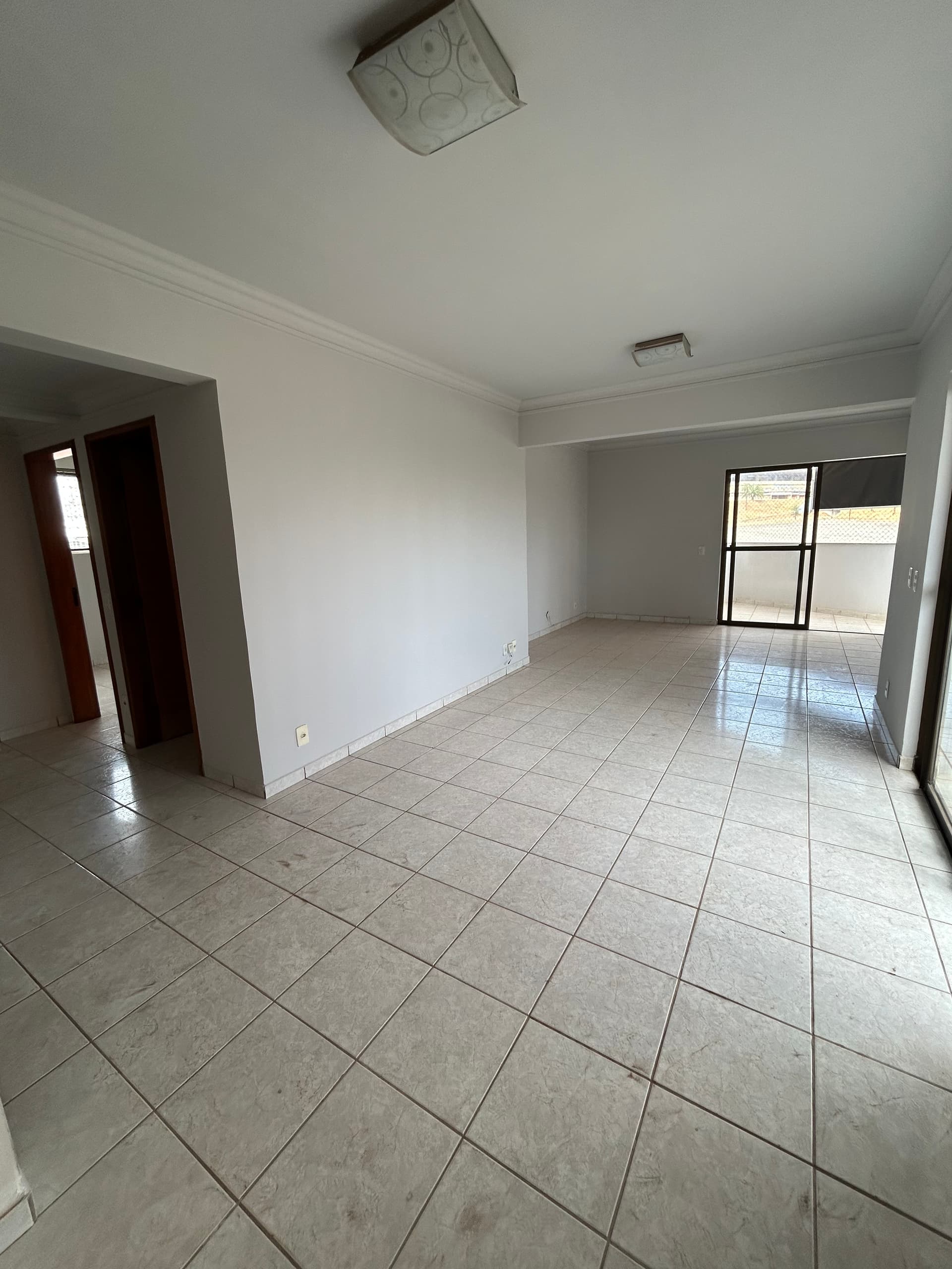 Apartamento nascente com 1 suíte à venda no Jardim Goiás