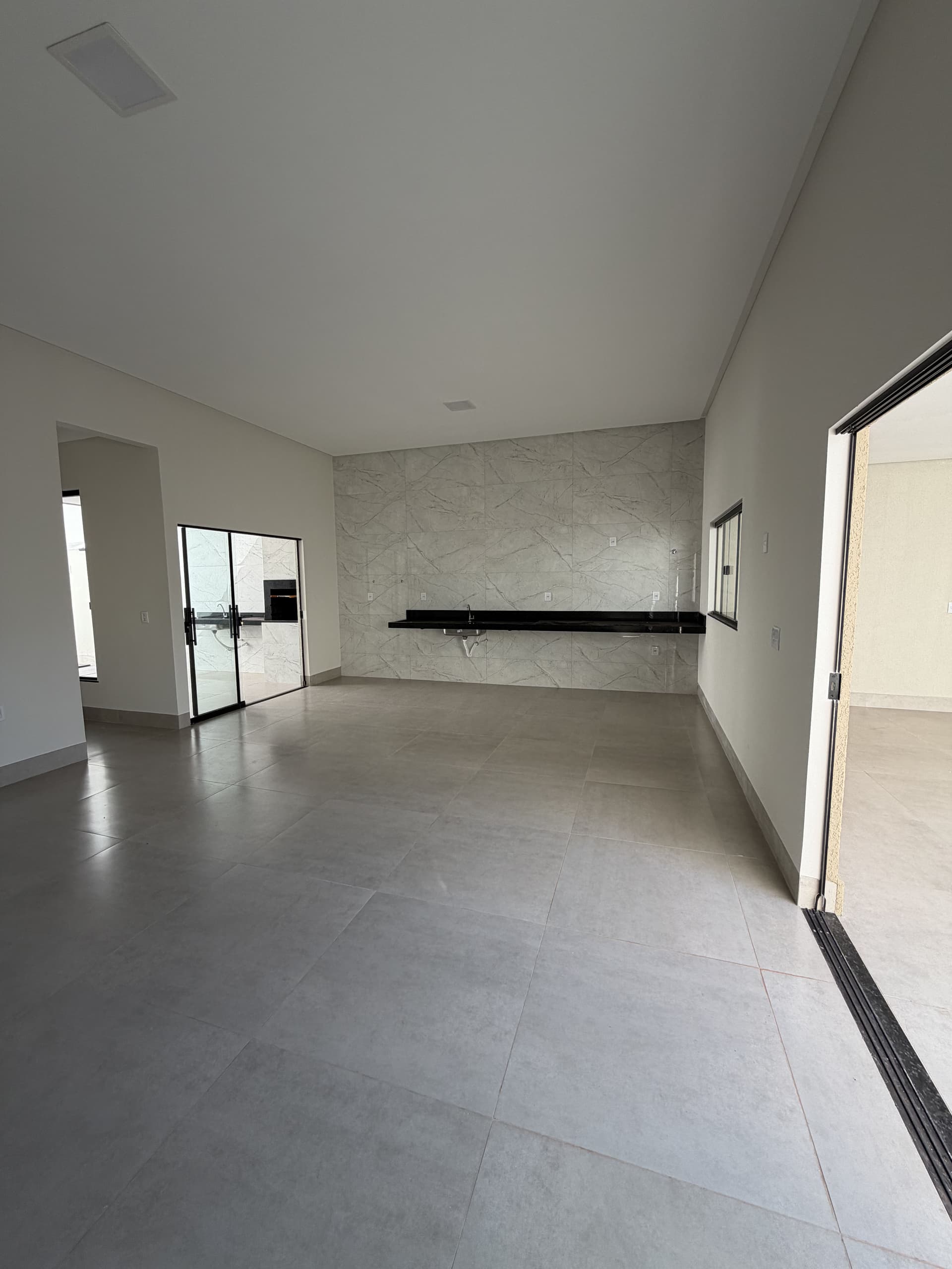 CASA 3 QUARTOS BAIRRO DAS INDÚSTRIAS