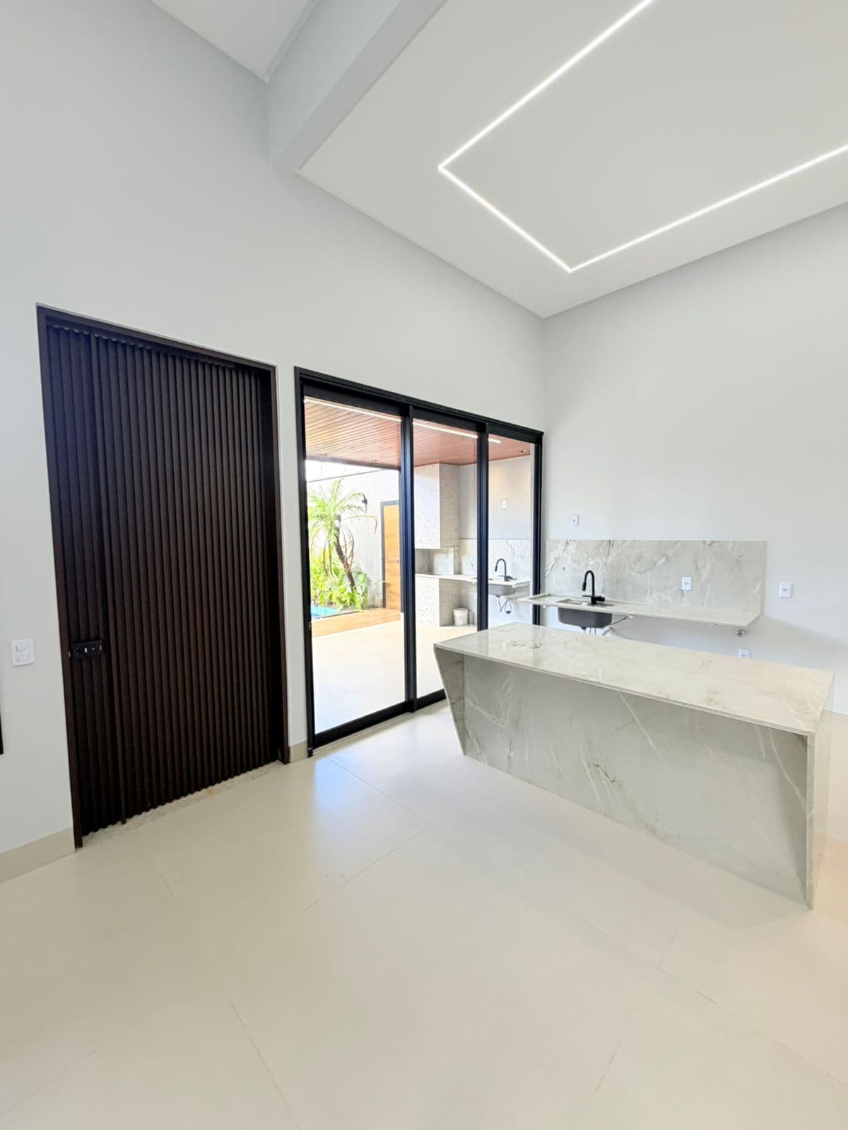 Casa à venda 3 suítes no Setor Goiânia 2