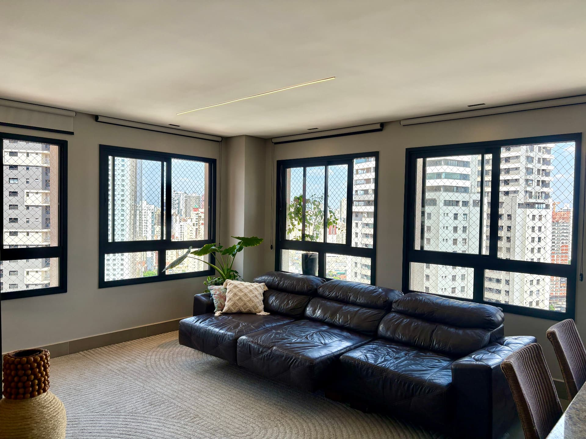 Apartamento 3 suítes mobiliado à venda no Setor Bueno