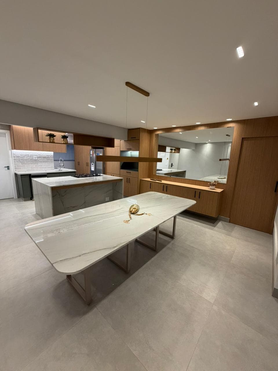 APARTAMENTO MOBILIADO NO SETOR OESTE