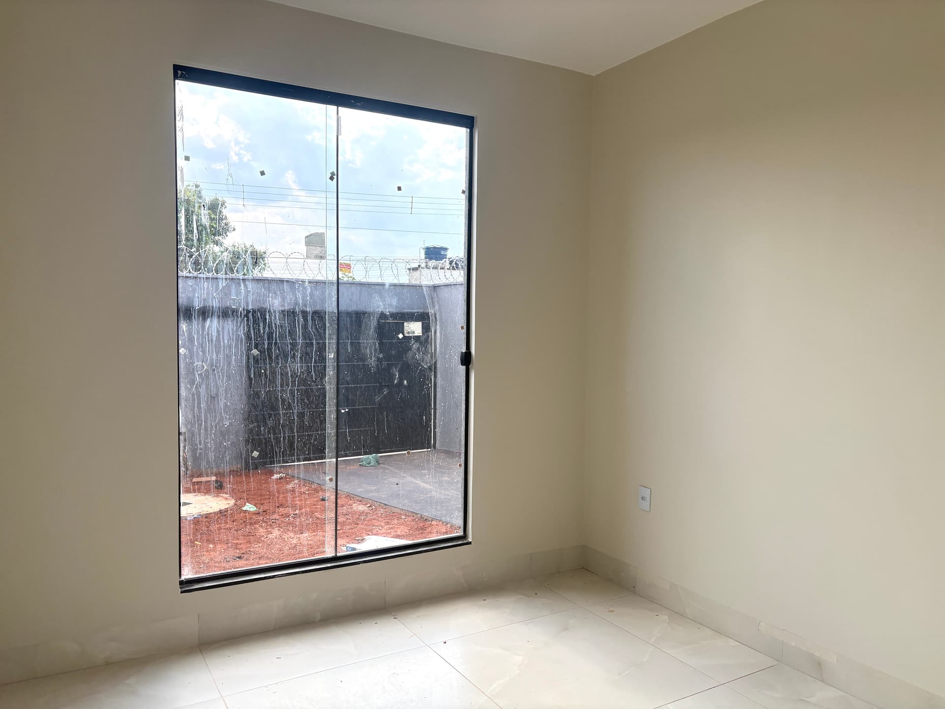 Casa à venda com 3 quartos e 1 suíte no Parque Hayala