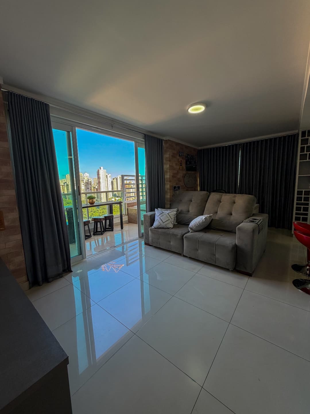 Duplex Mobiliado com Vista Definitiva para o Lago do Parque Vaca Brava | 2 Suítes | 75m² | 2 Vagas