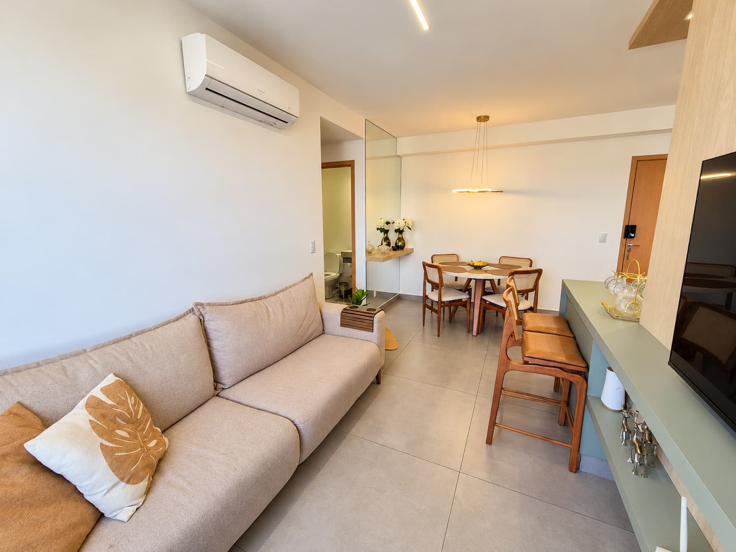 Apartamento decorado e mobiliado com 1 suíte à venda no Setor Central