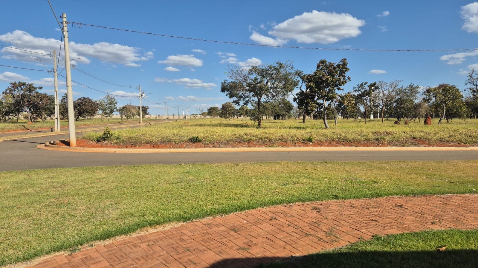 Lote de 1000m à venda no Condomínio Reserva do Cerrado Estância Vargem Bonita