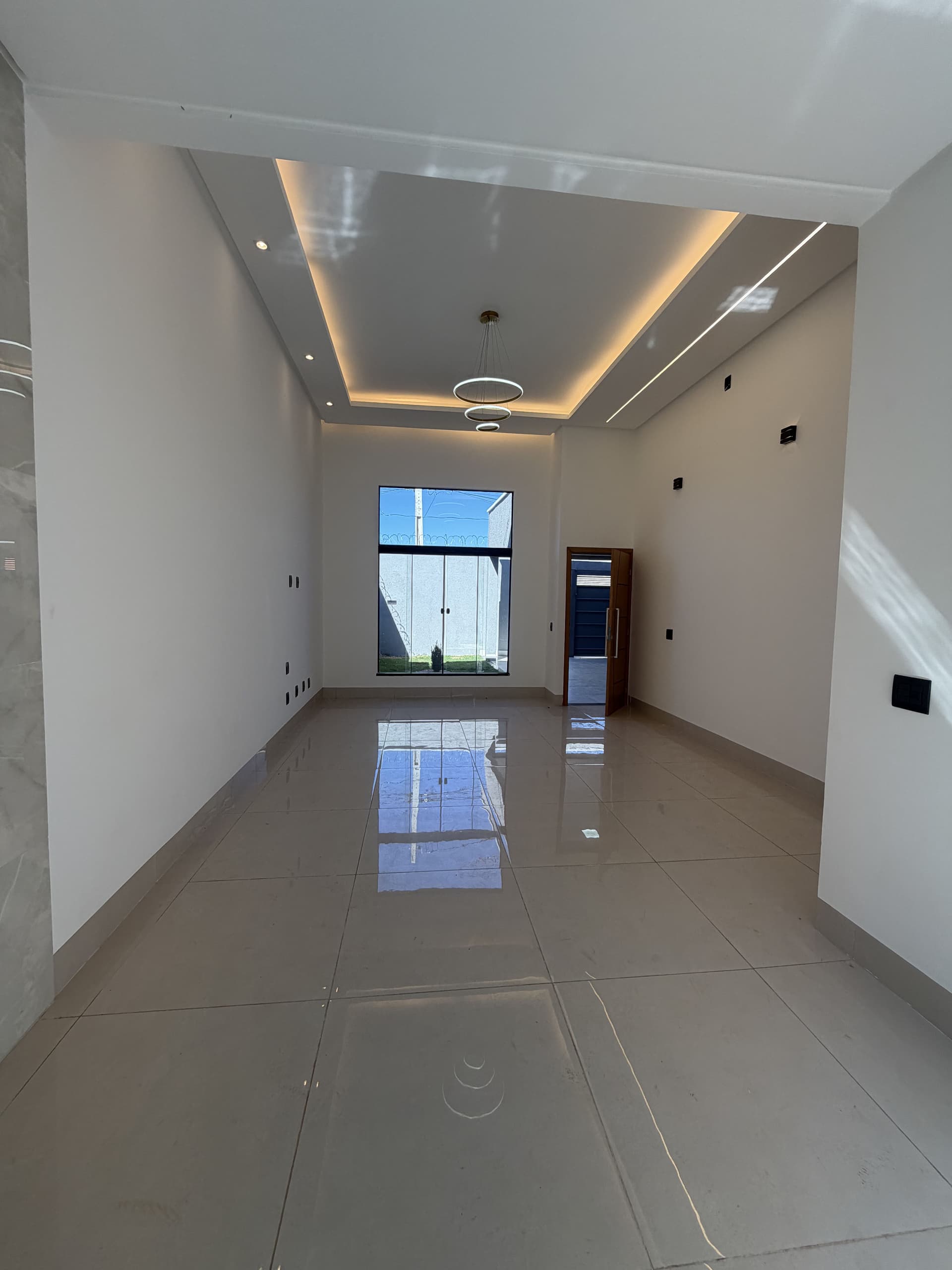 CASA 3 QUARTOS BAIRRO DAS INDÚSTRIAS