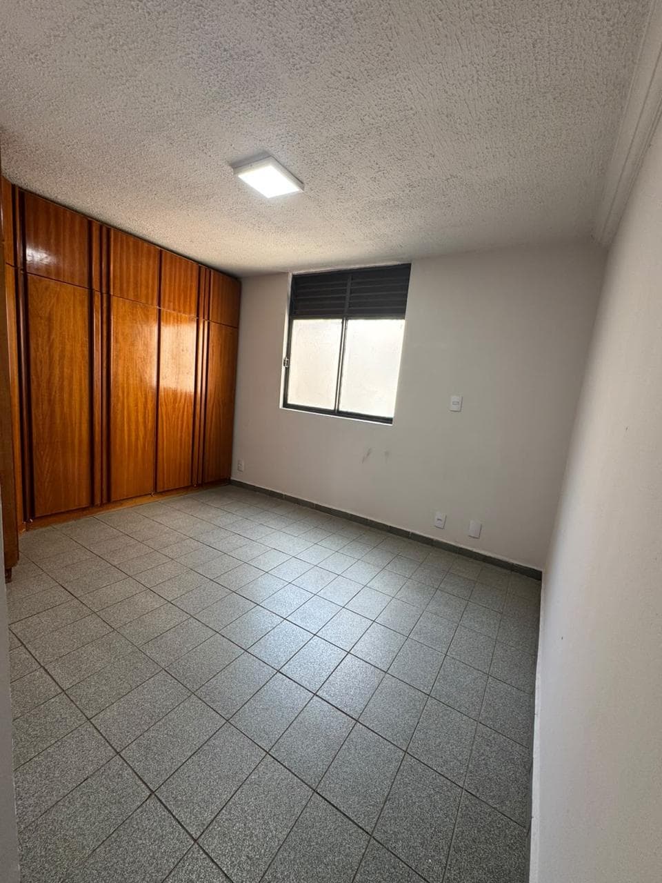 Apartamento à venda com 3 quartos e vista livre no Setor Urias Magalhães