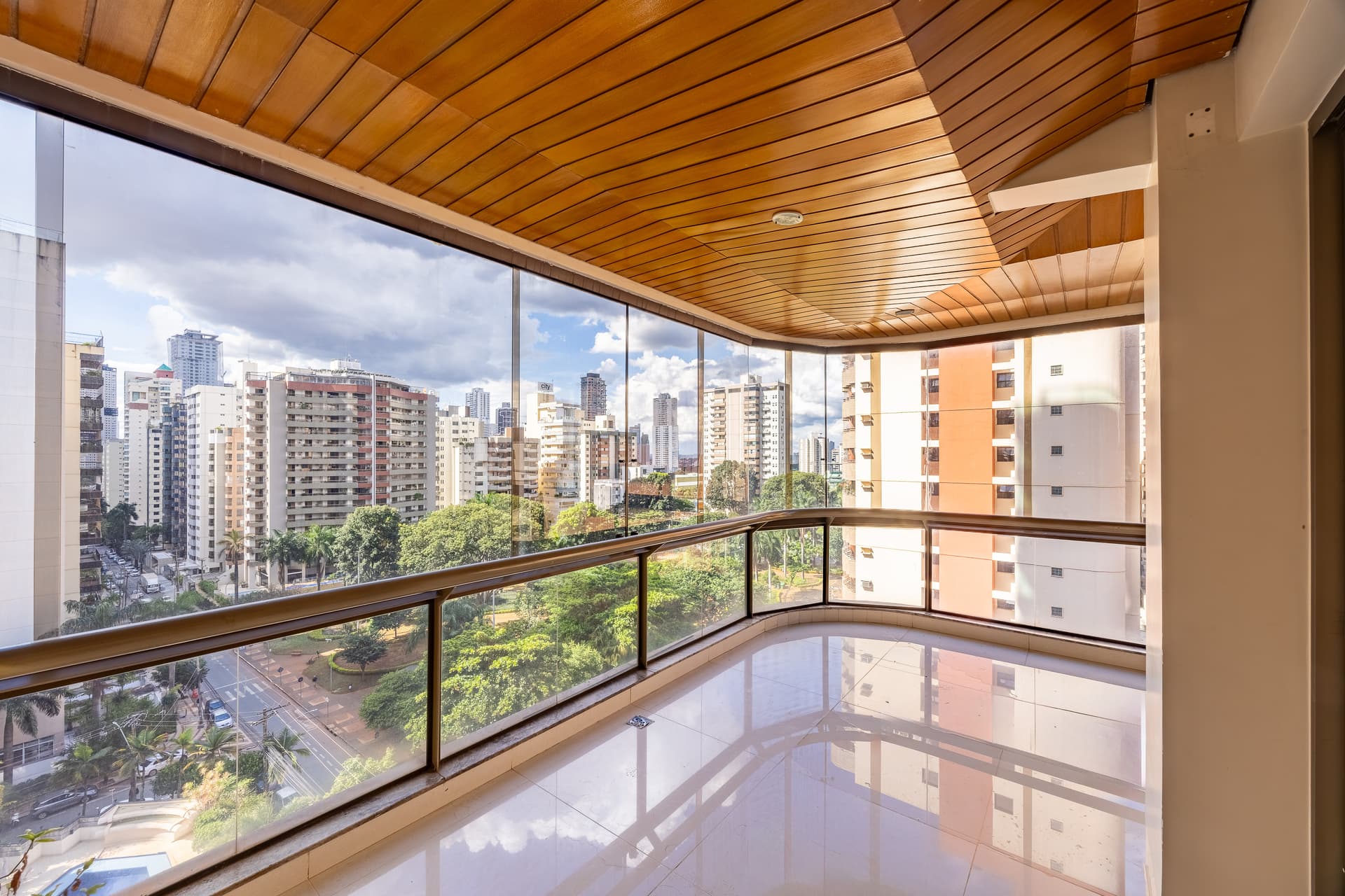 Apartamento com 2 suítes à venda no Setor Bueno