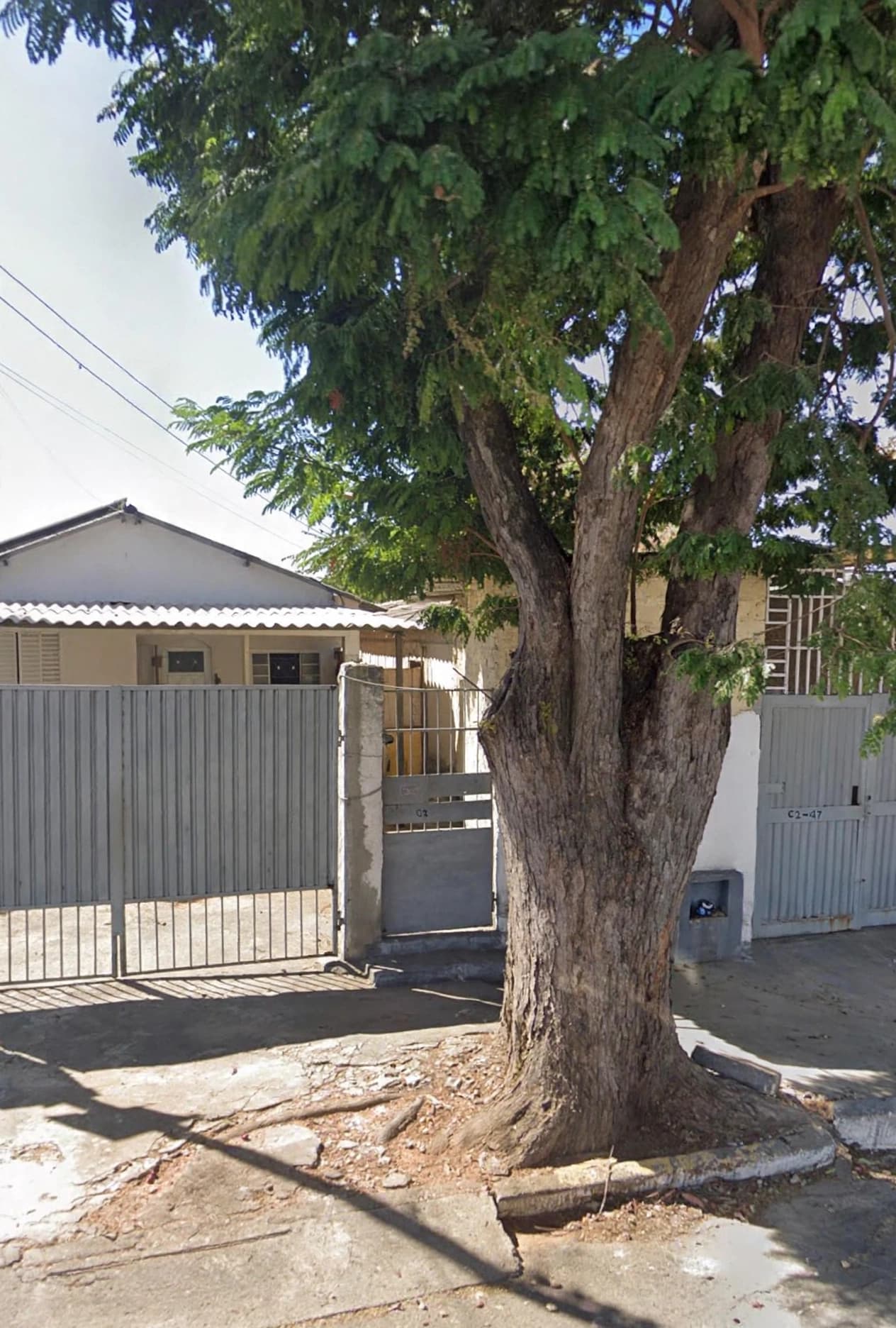 Casa com barracão à venda com 3 quartos no Setor dos Funcionários