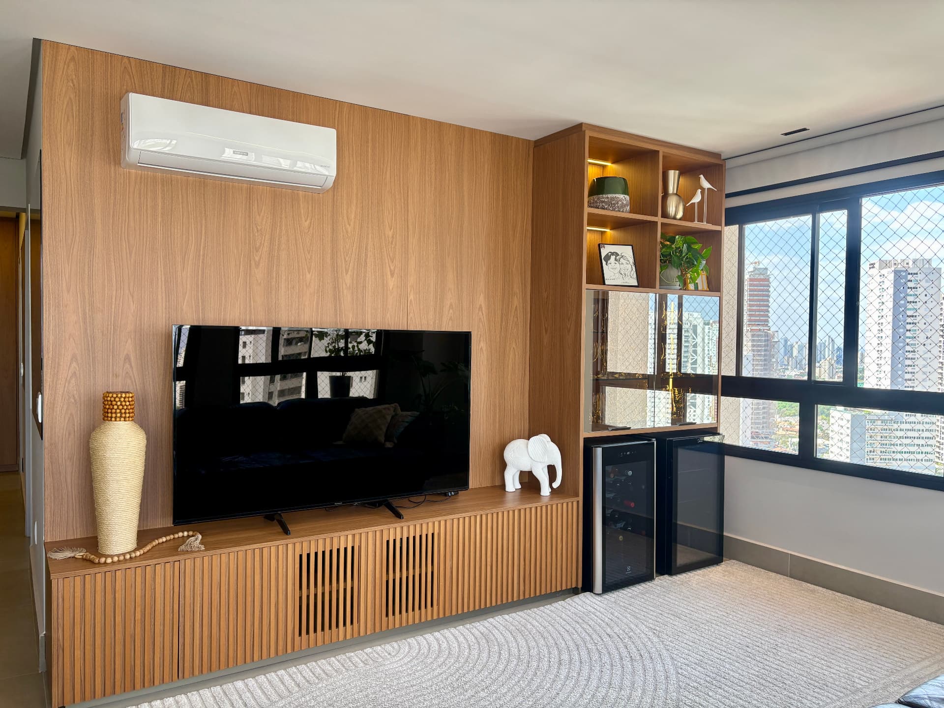 Apartamento 3 suítes mobiliado à venda no Setor Bueno