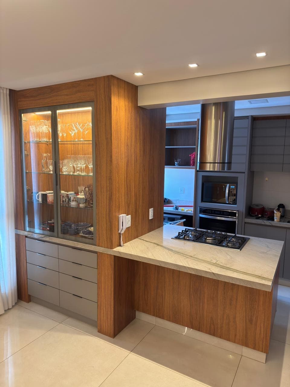 Apartamento com 3 suítes à venda no Setor Marista