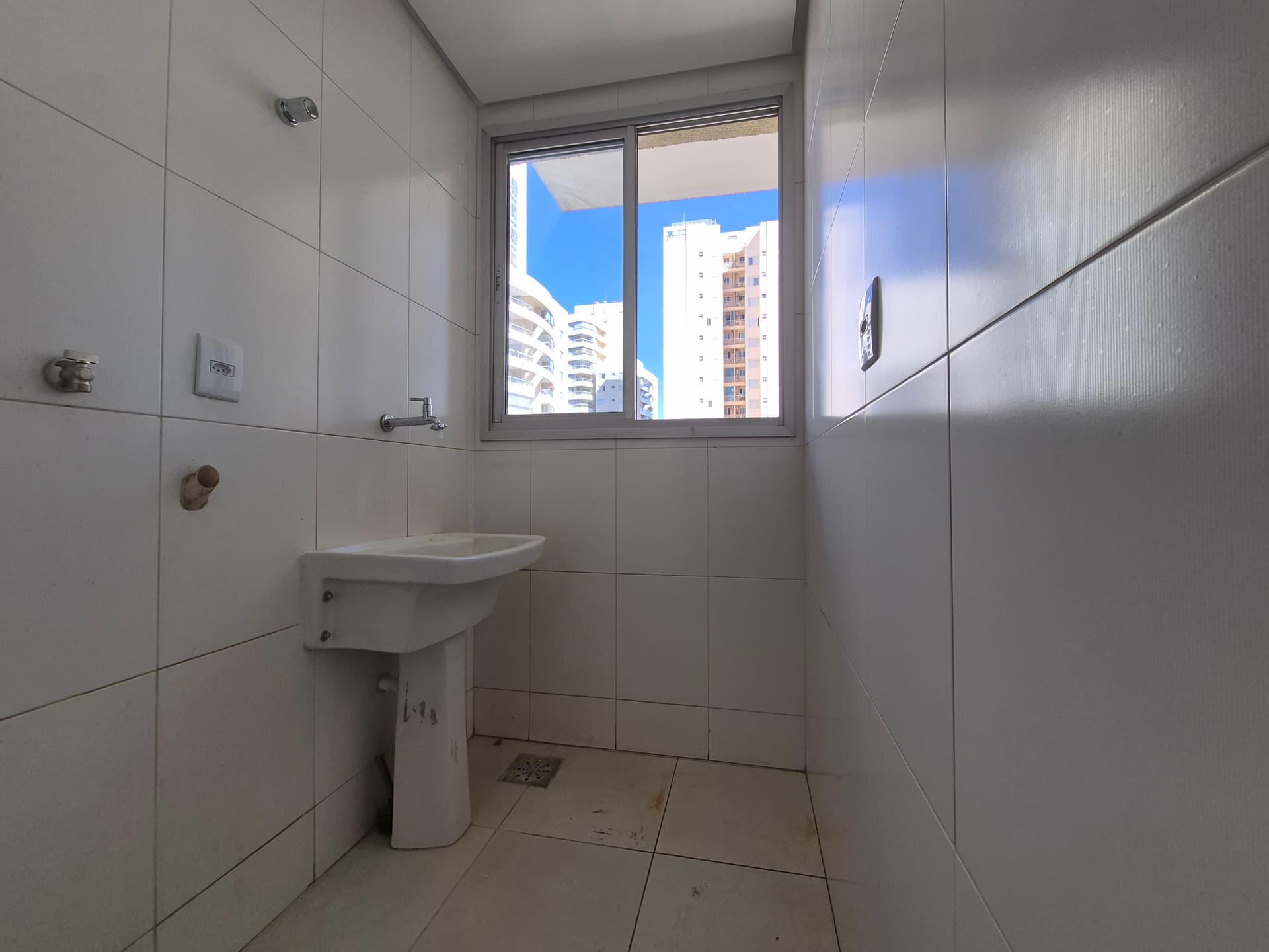 APARTAMENTO 3 QUARTOS NO ALTO DO SETOR BUENO