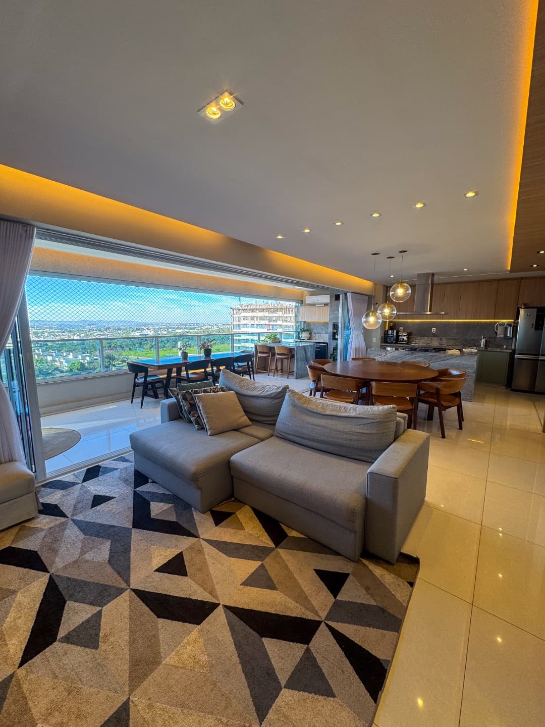 Apartamento à venda 3 suítes no Park Lozandes