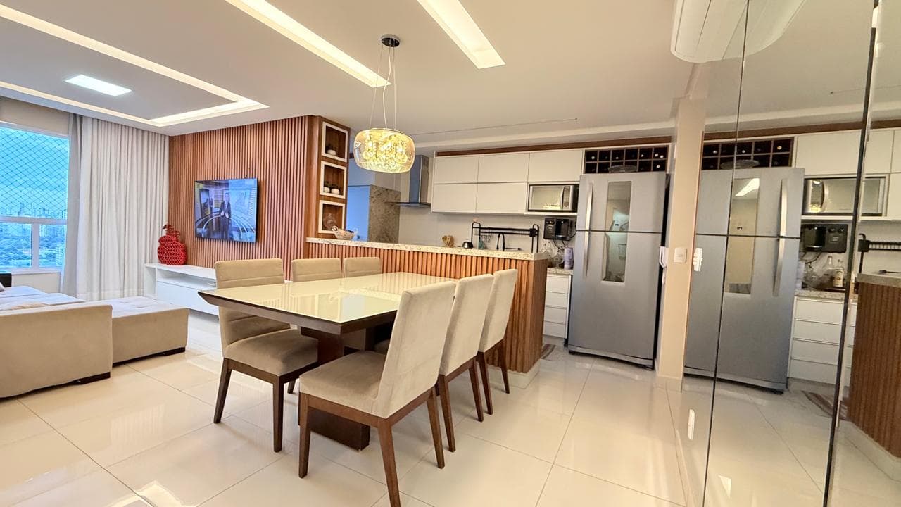 Apartamento nascente 3 suítes mobiliado à venda no Setor Bueno