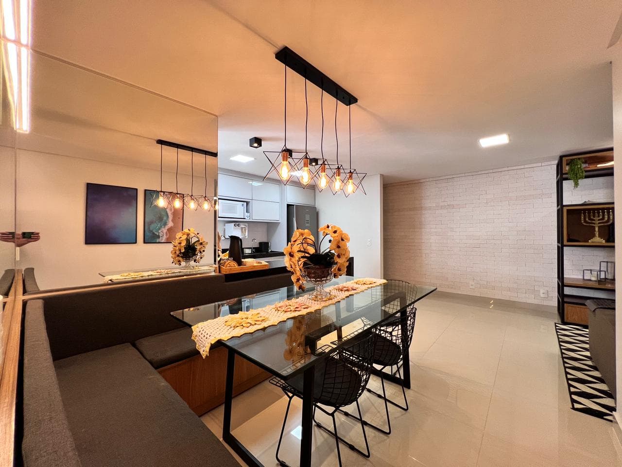 Apartamento 1 suíte semimobilliado à venda no Residencial Araujoville em frente ao AnaShopping