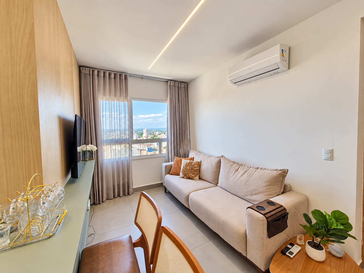 Apartamento decorado e mobiliado com 1 suíte à venda no Setor Central