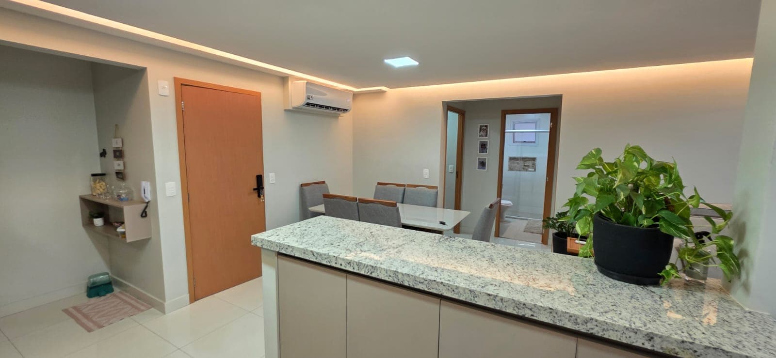 Apartamento mobiliado à venda com 2 quartos e 1 suíte no Setor Bueno