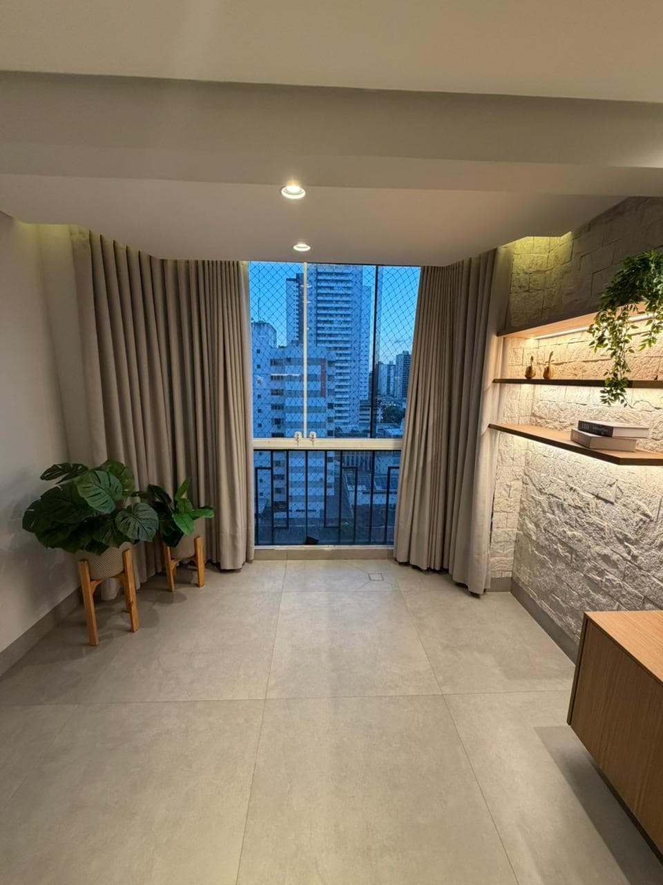 APARTAMENTO MOBILIADO NO SETOR OESTE