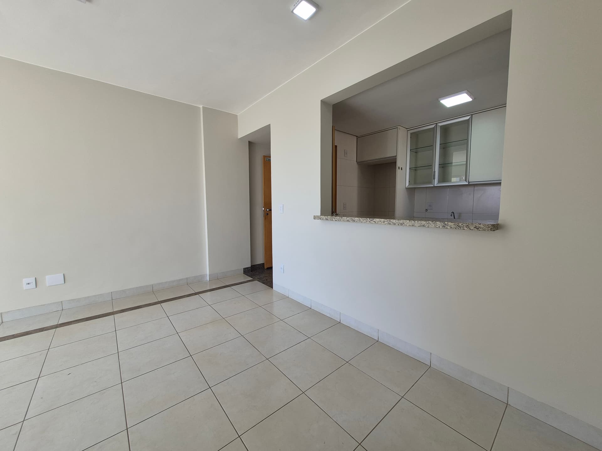 APARTAMENTO 3 QUARTOS NO ALTO DO SETOR BUENO