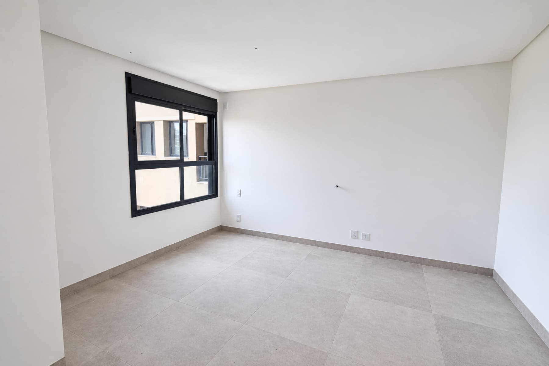 Apartamento com 3 suítes à venda no Setor Bueno