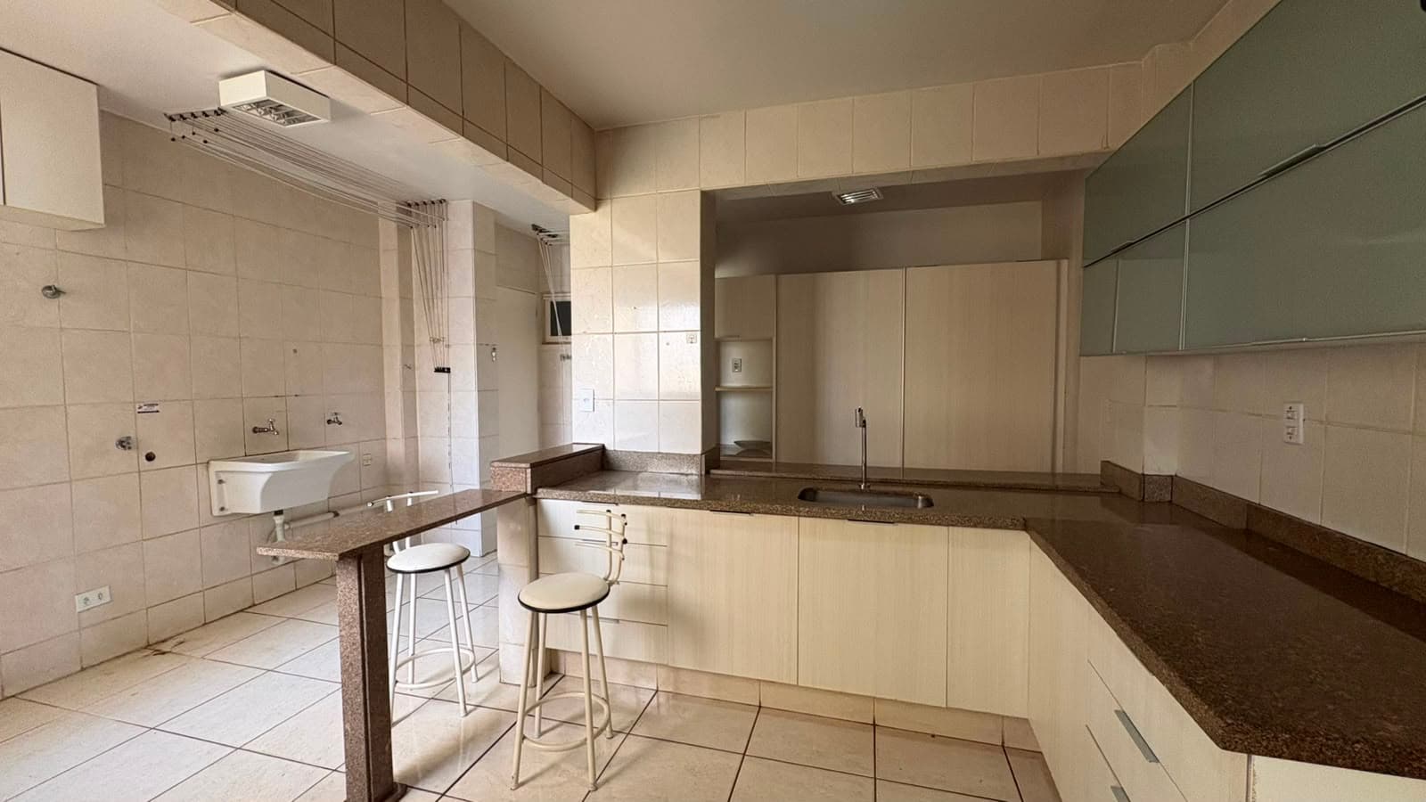 Apartamento à venda com 3 quartos, 1 suíte, 3 vagas de garagem, no Setor Marista