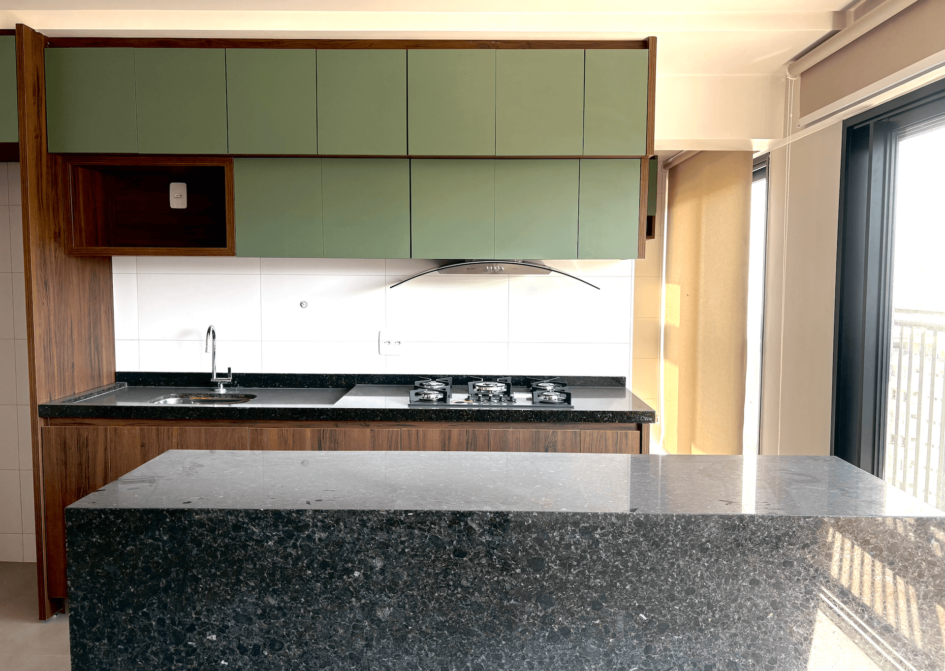 APARTAMENTO 3 QUARTOS SEMI-MOBILIADO SETOR MARISTA