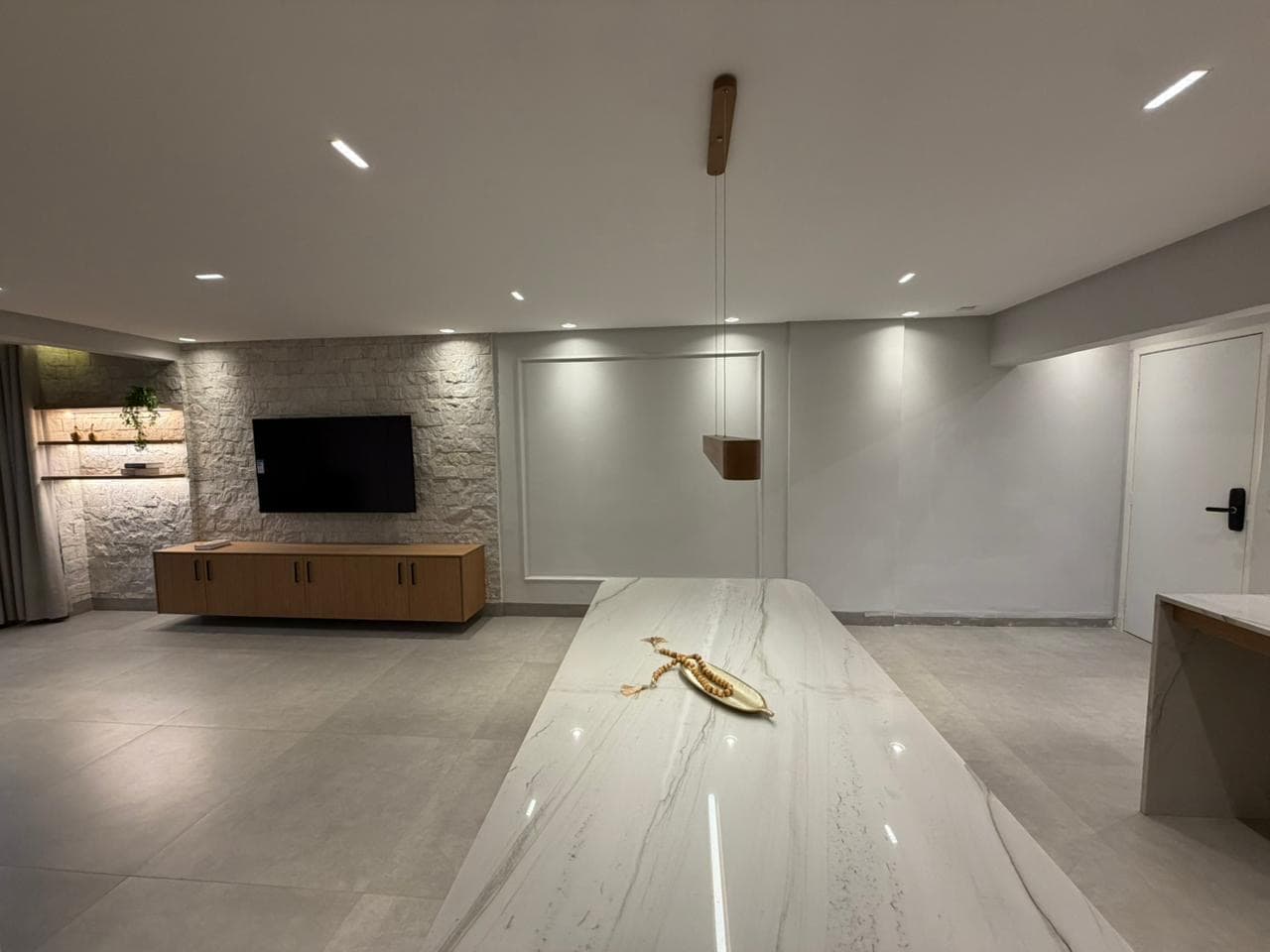 APARTAMENTO MOBILIADO NO SETOR OESTE