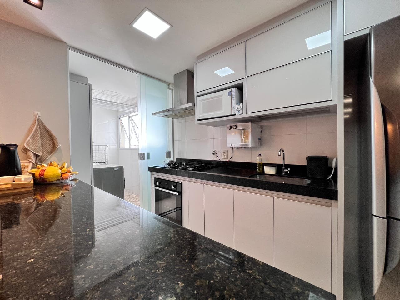 Apartamento 1 suíte semimobilliado à venda no Residencial Araujoville em frente ao AnaShopping