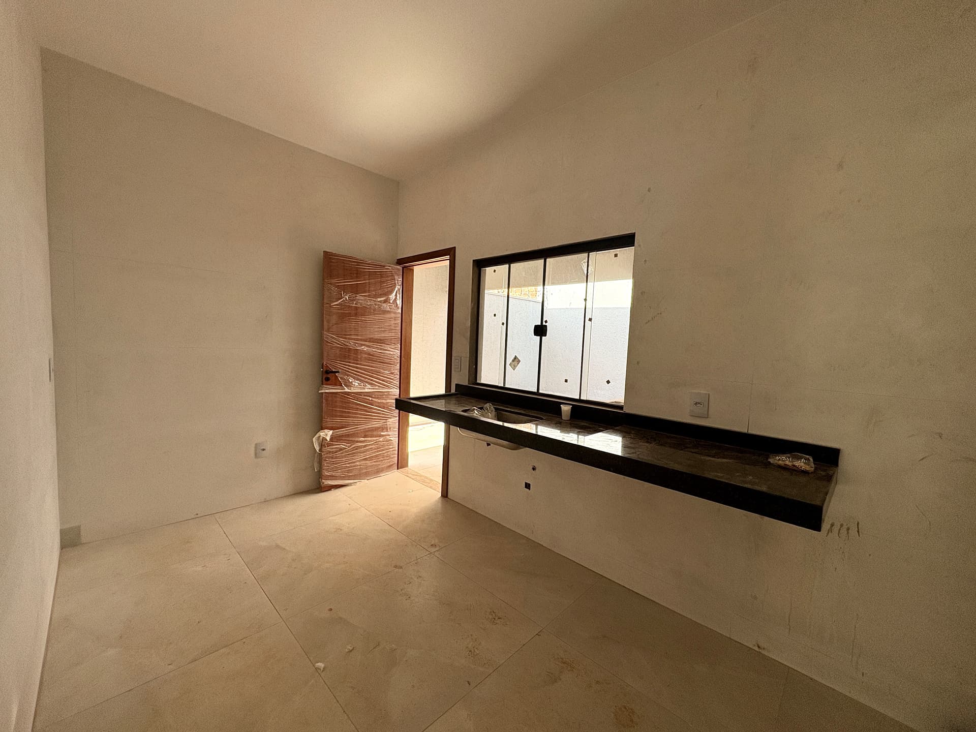 Casa à venda com 3 quartos e 1 suíte no Parque Hayala