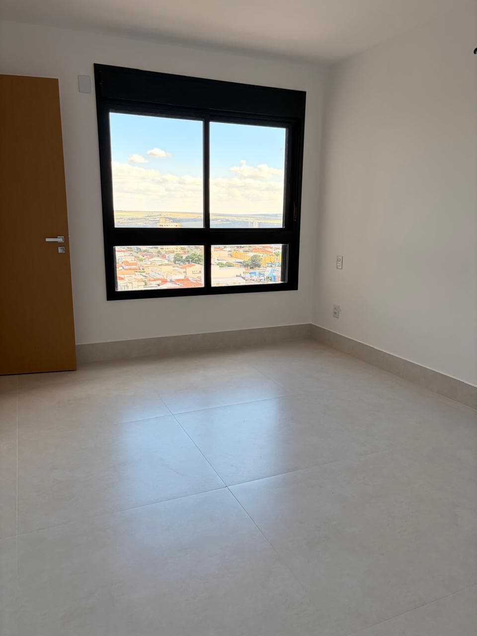 Apartamento à venda 3 suítes plenas no Setor Aeroporto